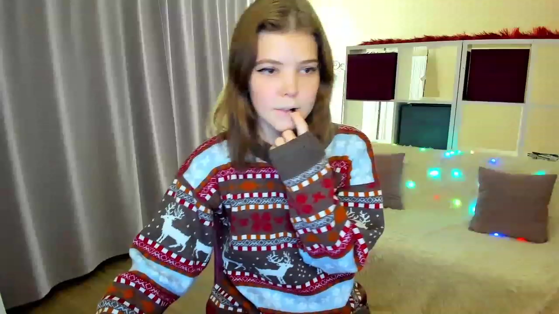 Gallery image thumbnail from EffyShy's myfreecams stream on, 12/10/2022, 20:00 image 1 of 20