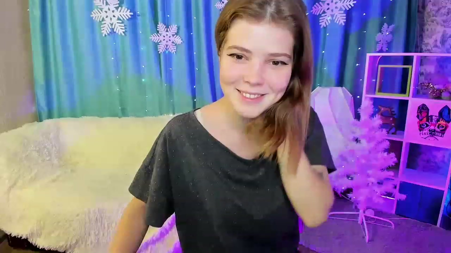 Gallery image thumbnail from EffyShy's myfreecams stream on, 12/18/2022, 19:43 image 7 of 20