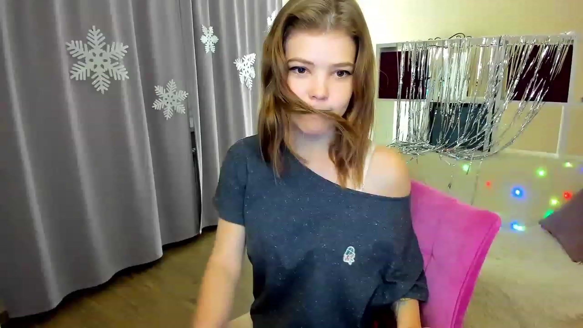 Gallery image thumbnail from EffyShy's myfreecams stream on, 12/20/2022, 15:57 image 2 of 20
