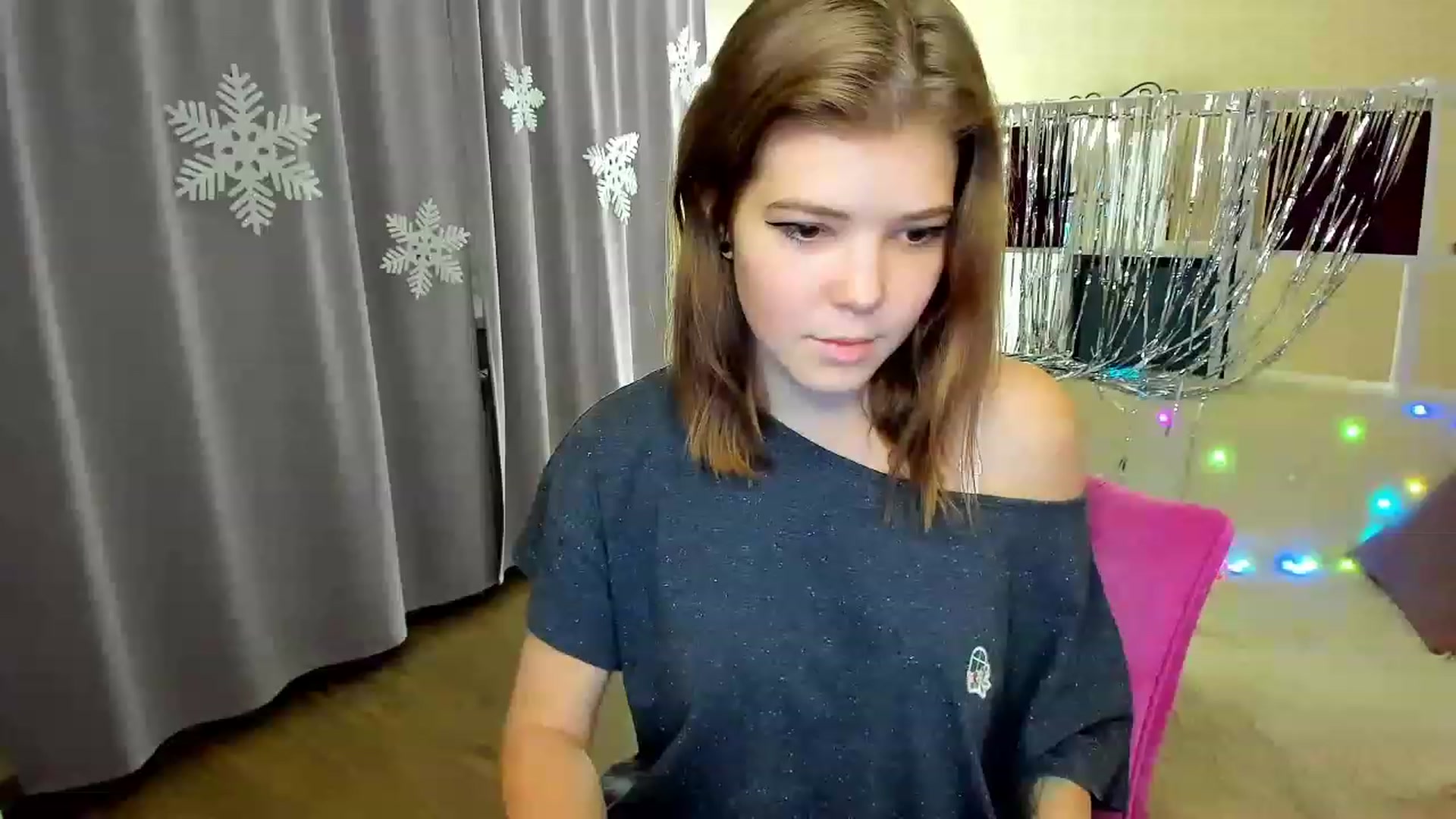 Gallery image thumbnail from EffyShy's myfreecams stream on, 12/20/2022, 15:57 image 19 of 20