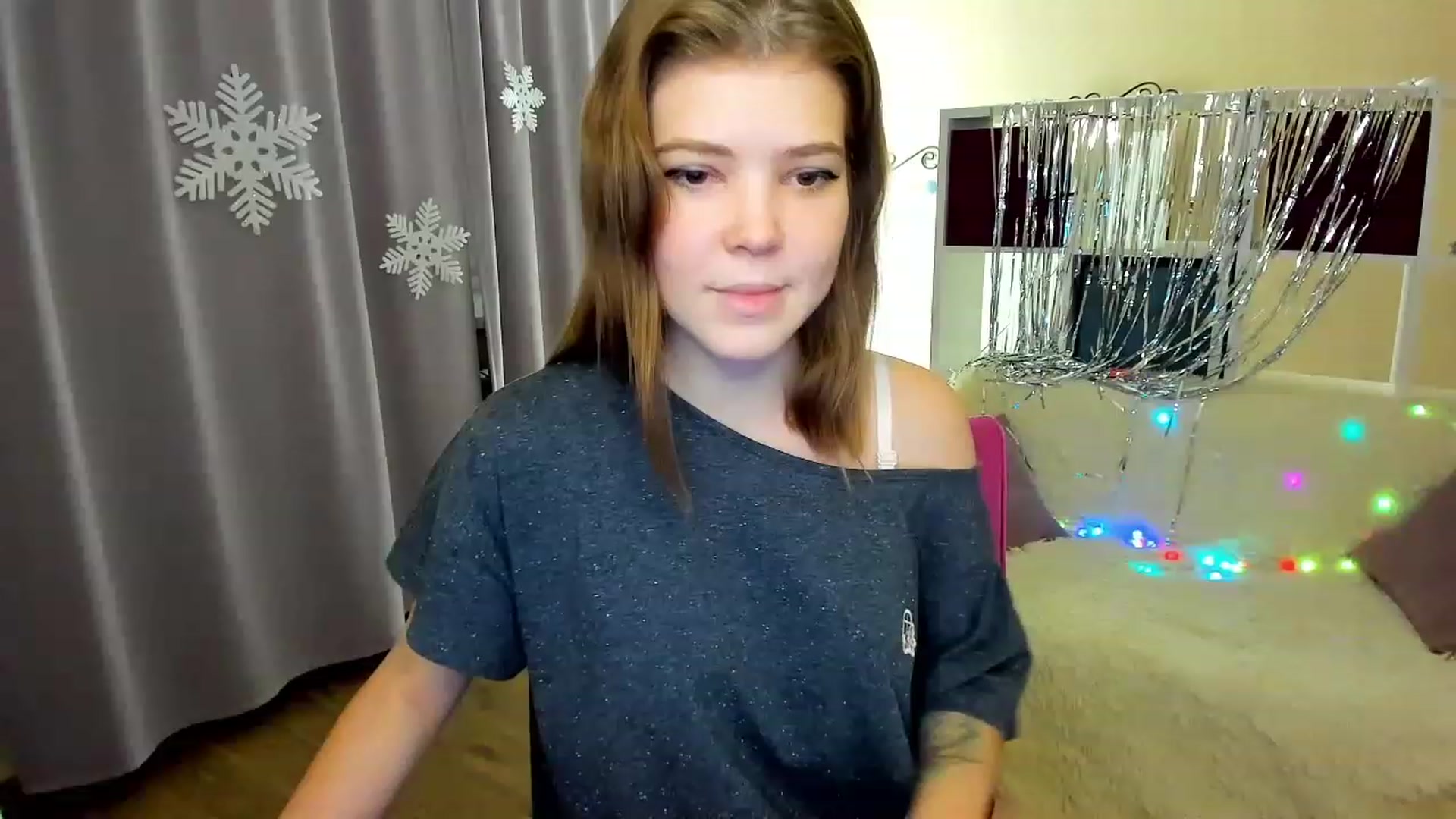 Gallery image thumbnail from EffyShy's myfreecams stream on, 12/20/2022, 15:57 image 9 of 20