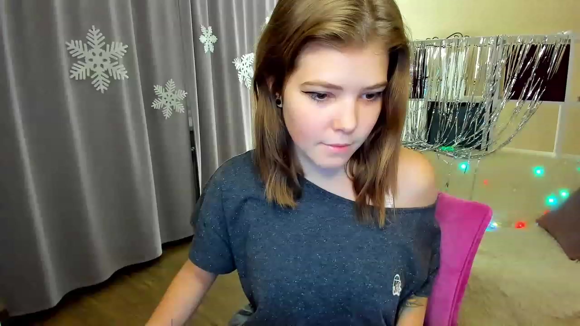 Gallery image thumbnail from EffyShy's myfreecams stream on, 12/20/2022, 15:57 image 20 of 20