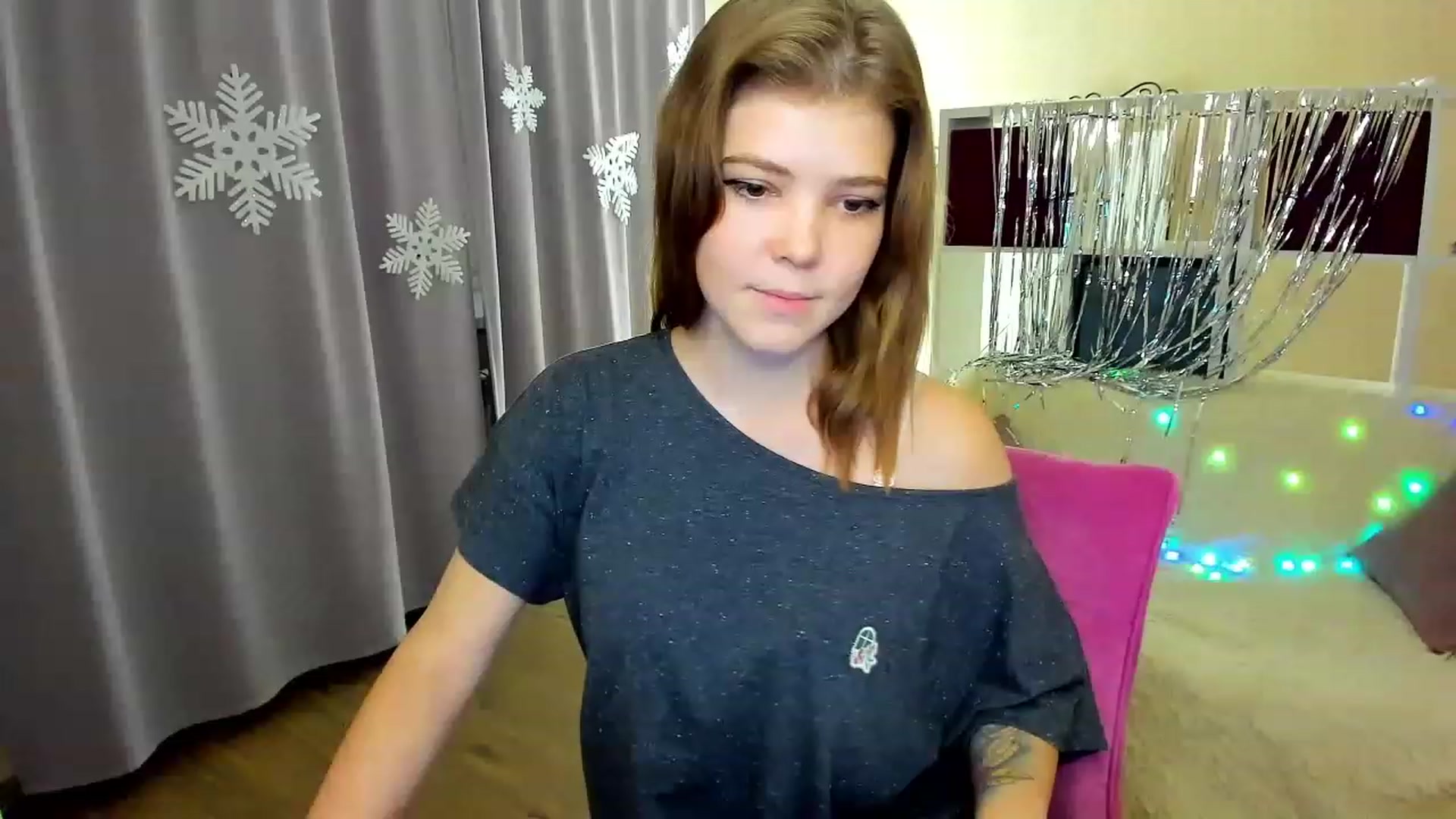 Gallery image thumbnail from EffyShy's myfreecams stream on, 12/20/2022, 15:57 image 7 of 20