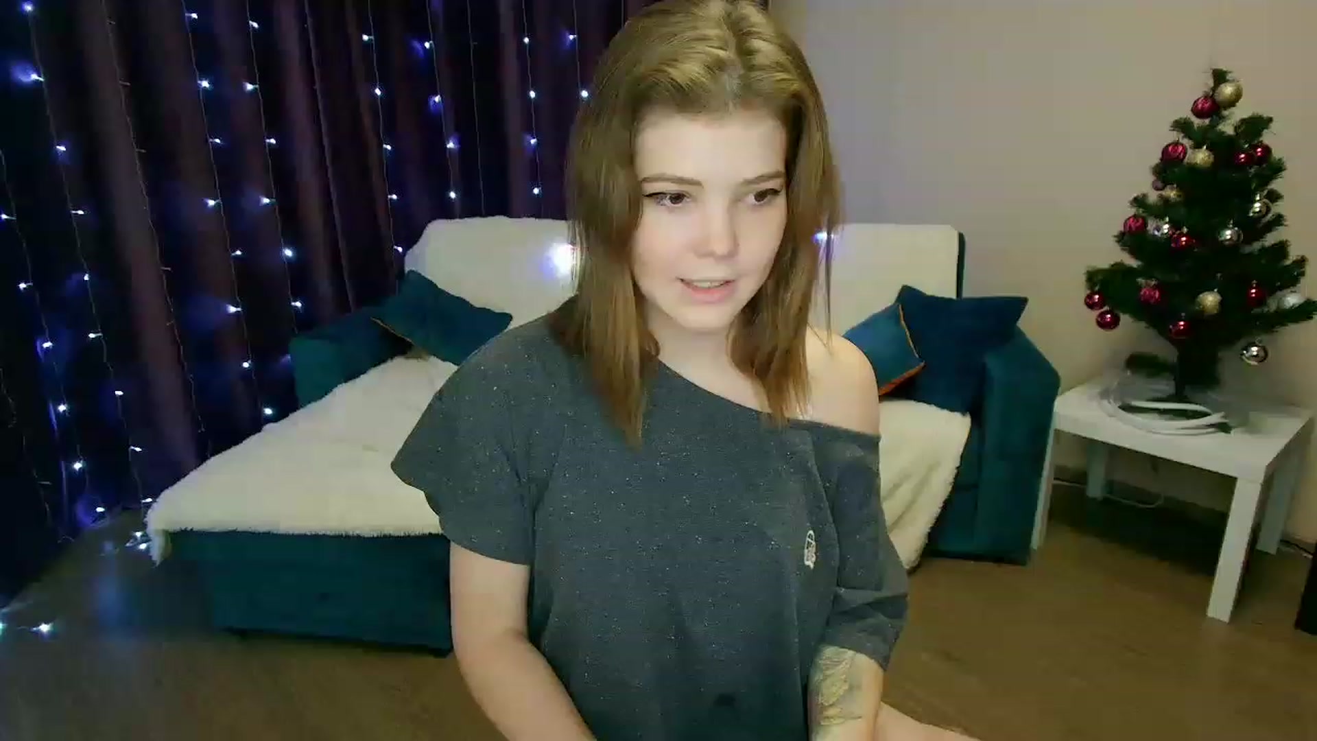 Gallery image thumbnail from EffyShy's myfreecams stream on, 12/20/2022, 18:01 image 8 of 20