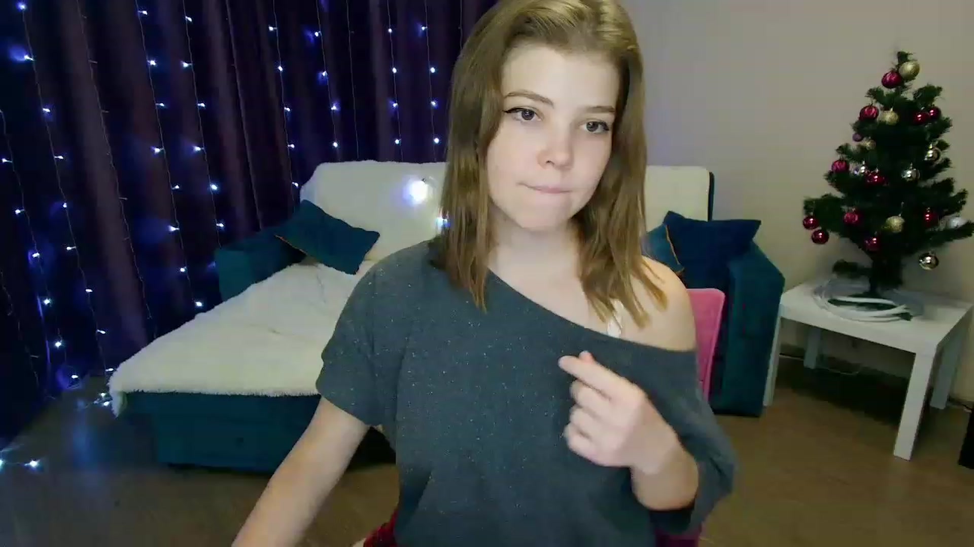 Gallery image thumbnail from EffyShy's myfreecams stream on, 12/20/2022, 18:01 image 15 of 20