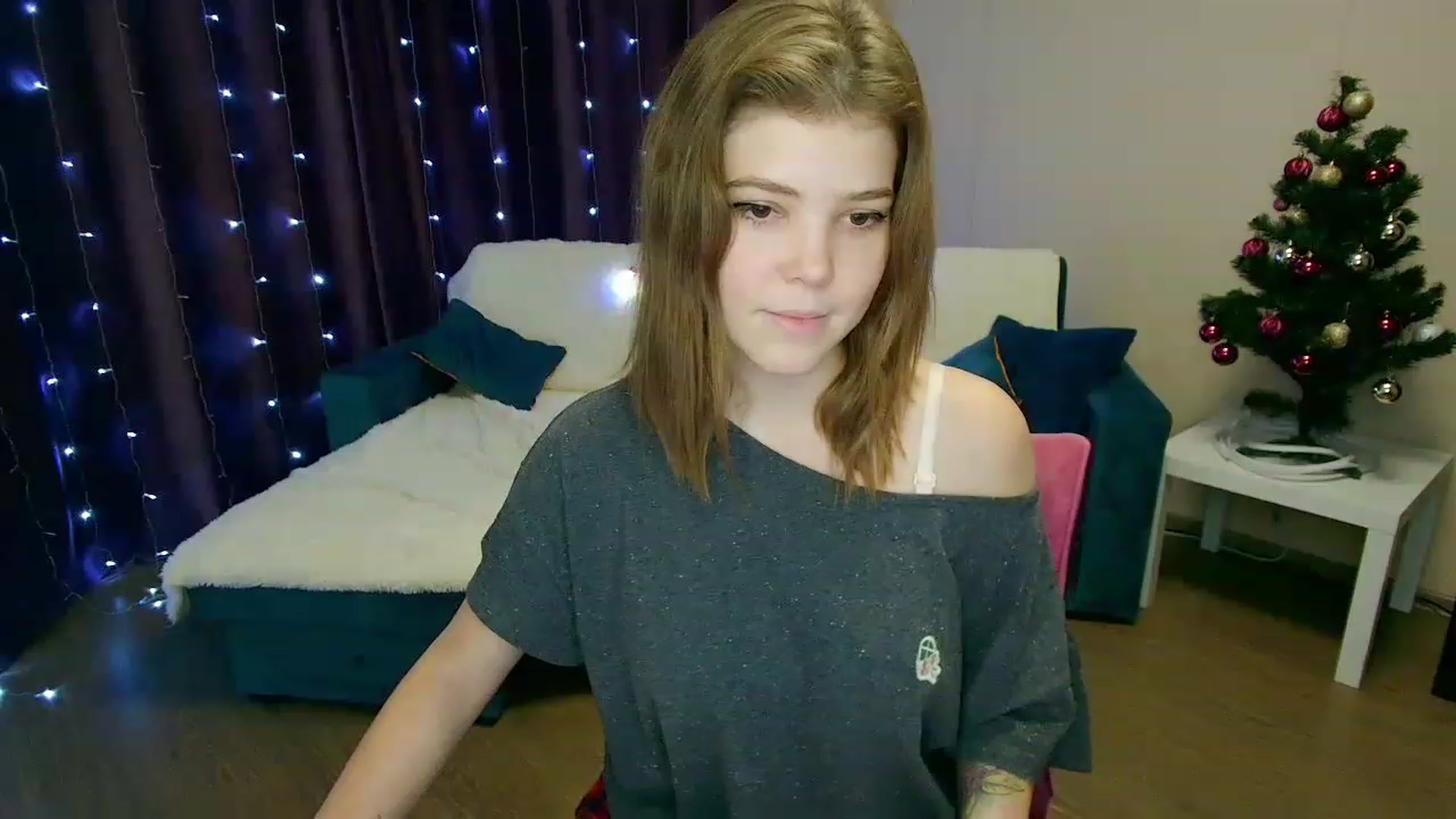 Gallery image thumbnail from EffyShy's myfreecams stream on, 12/20/2022, 18:01 image 18 of 20