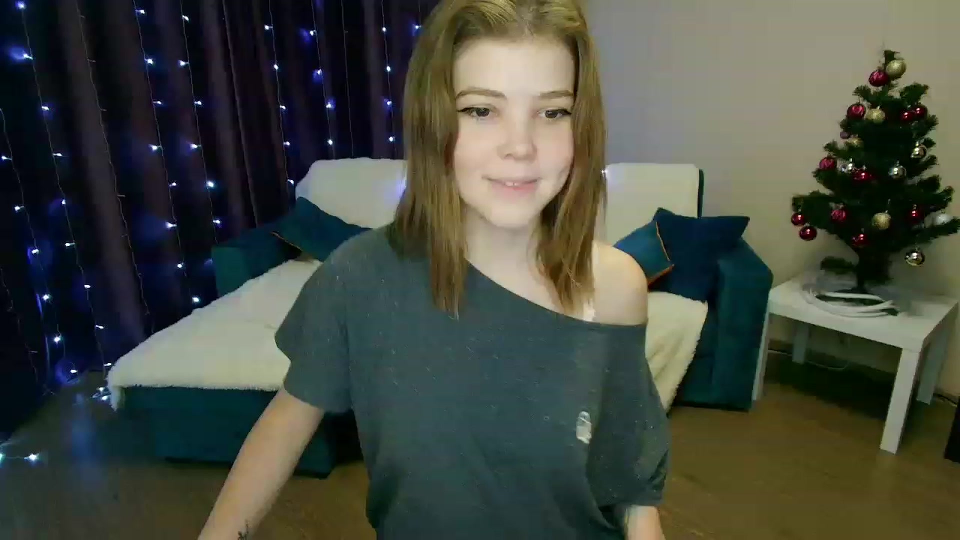 Gallery image thumbnail from EffyShy's myfreecams stream on, 12/20/2022, 18:01 image 6 of 20