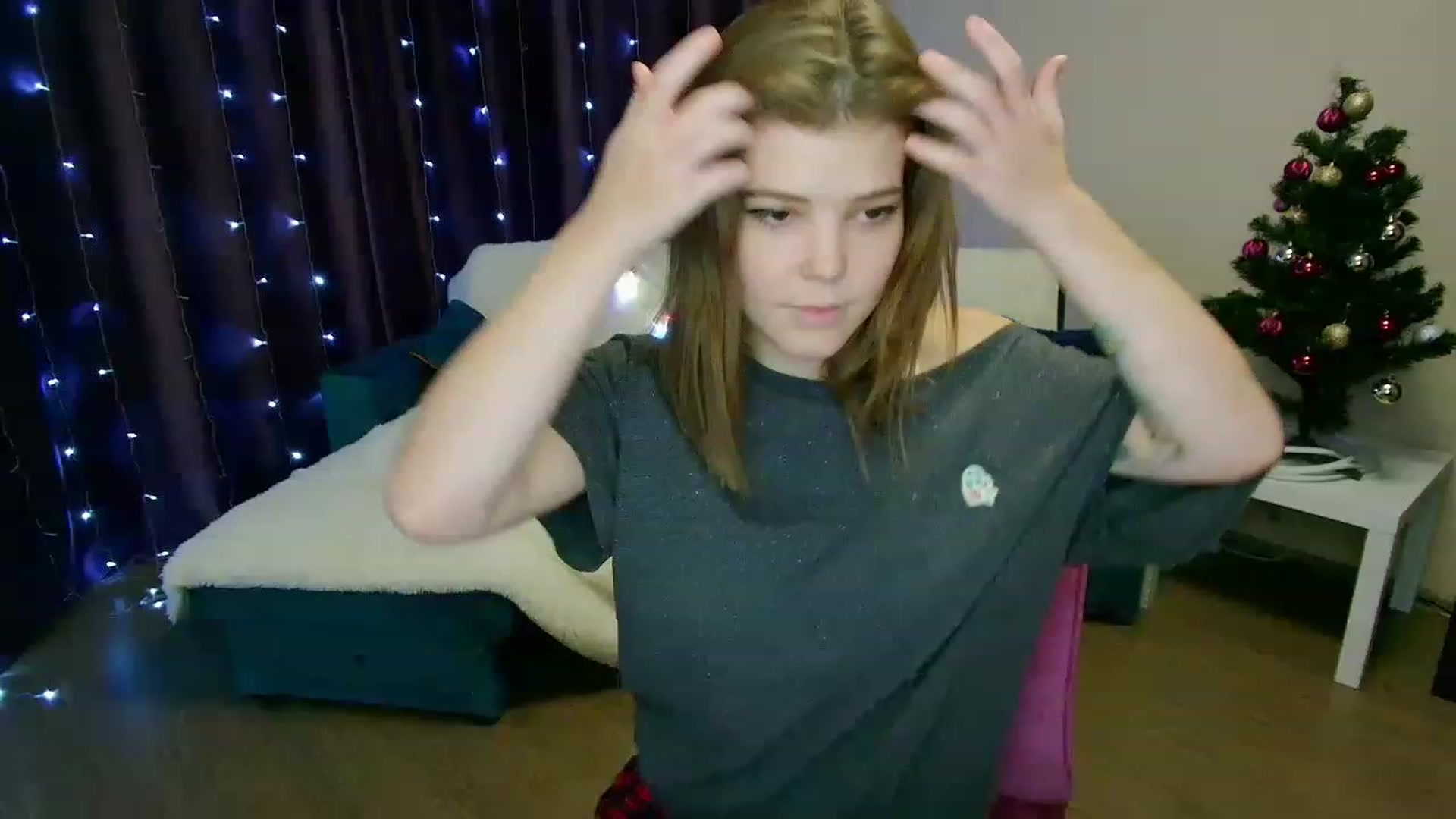 Gallery image thumbnail from EffyShy's myfreecams stream on, 12/20/2022, 18:01 image 12 of 20