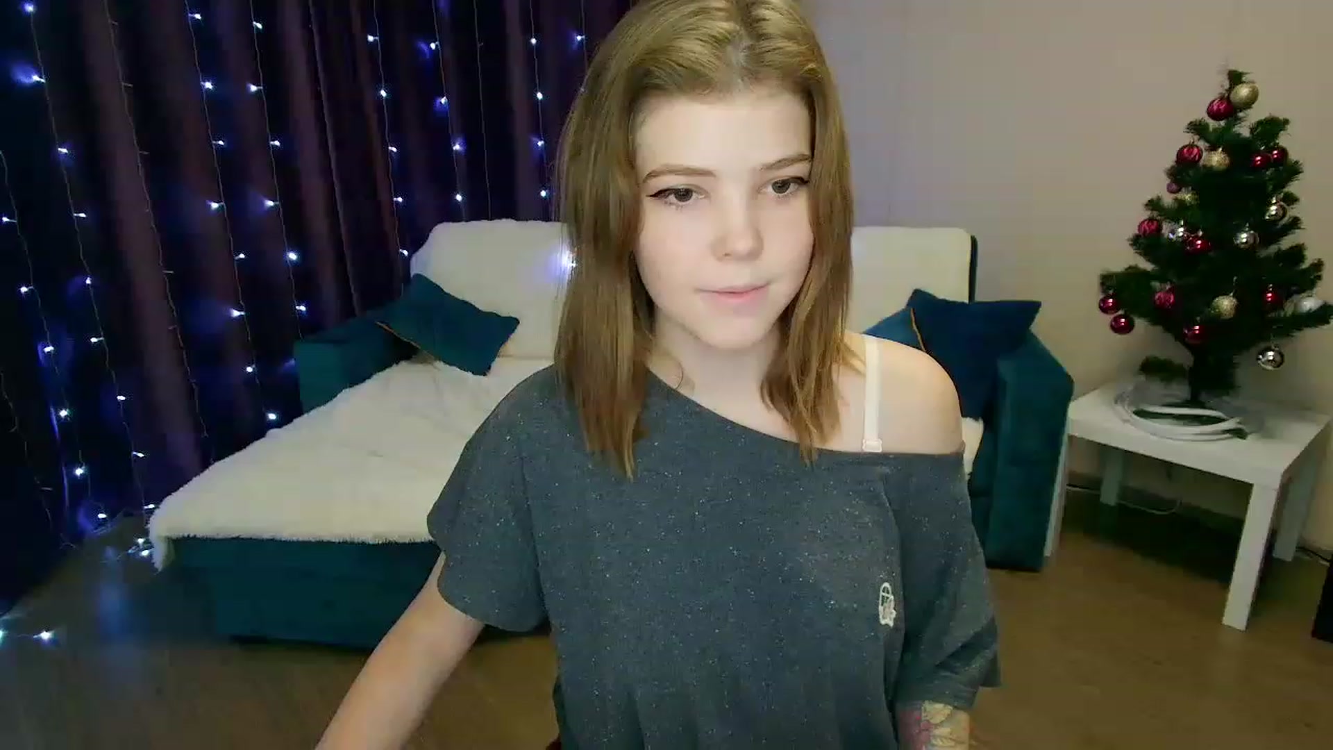 Gallery image thumbnail from EffyShy's myfreecams stream on, 12/20/2022, 18:01 image 17 of 20