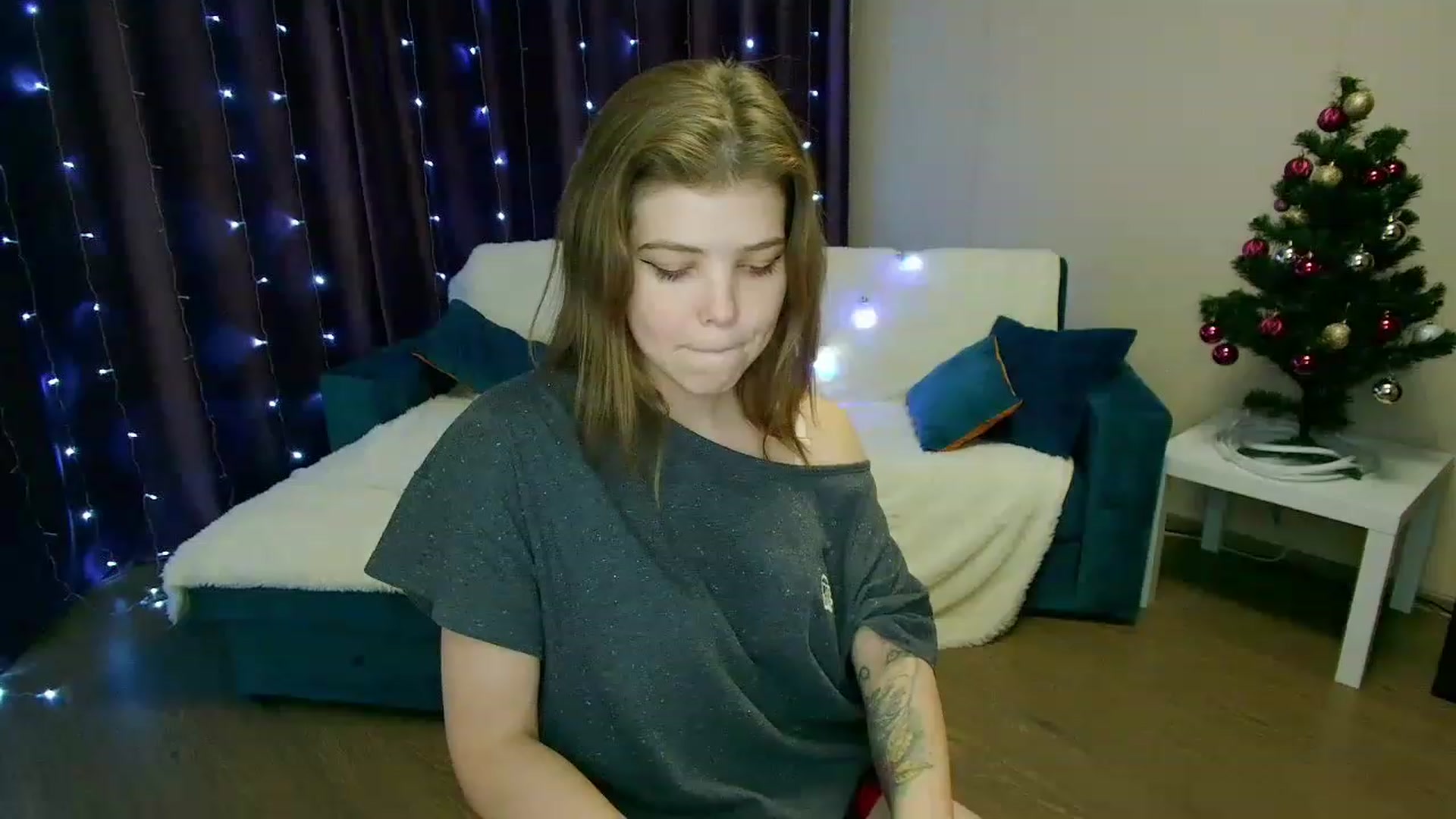 Gallery image thumbnail from EffyShy's myfreecams stream on, 12/20/2022, 18:01 image 5 of 20
