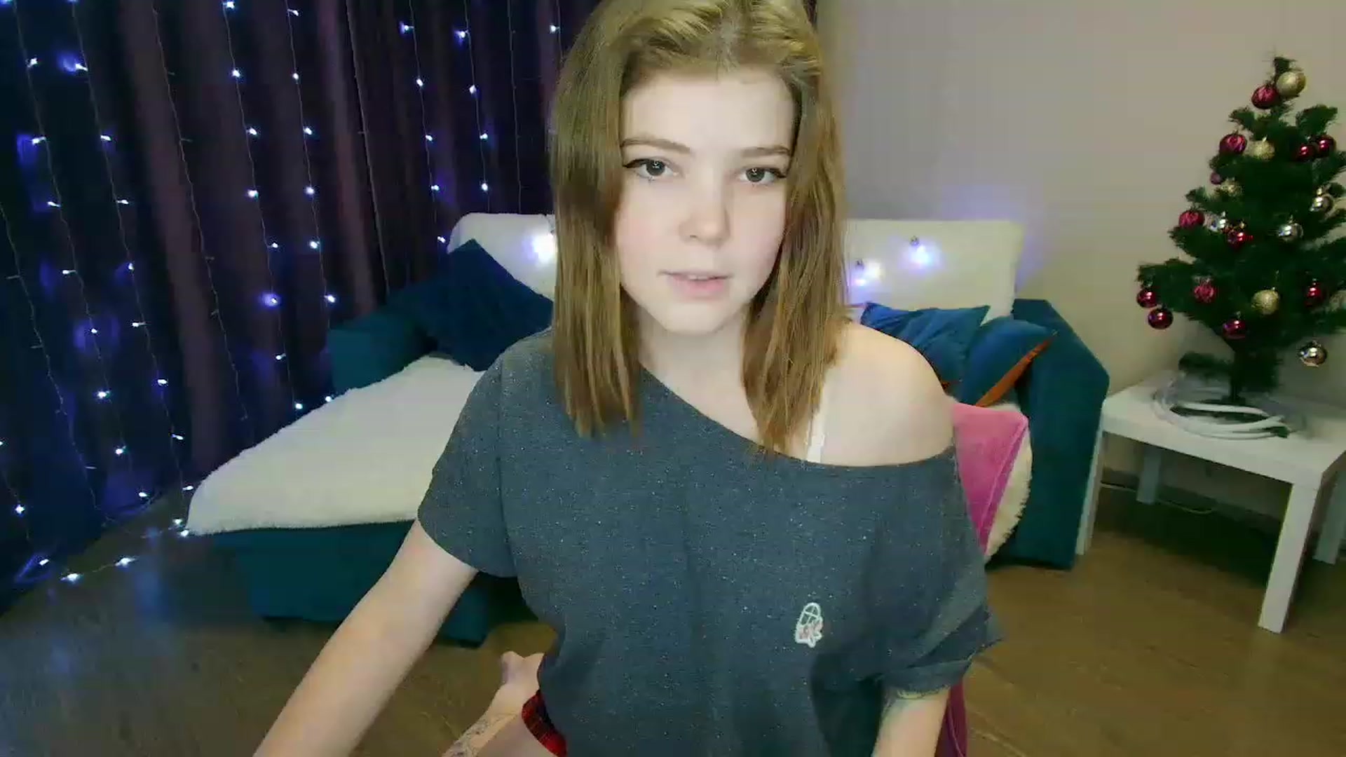 Gallery image thumbnail from EffyShy's myfreecams stream on, 12/21/2022, 16:20 image 7 of 20