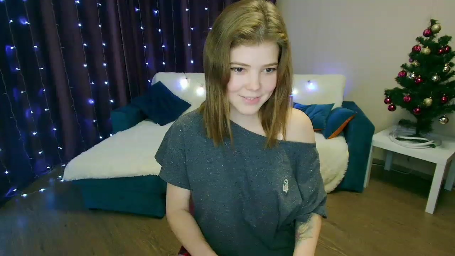 Gallery image thumbnail from EffyShy's myfreecams stream on, 12/21/2022, 16:20 image 8 of 20