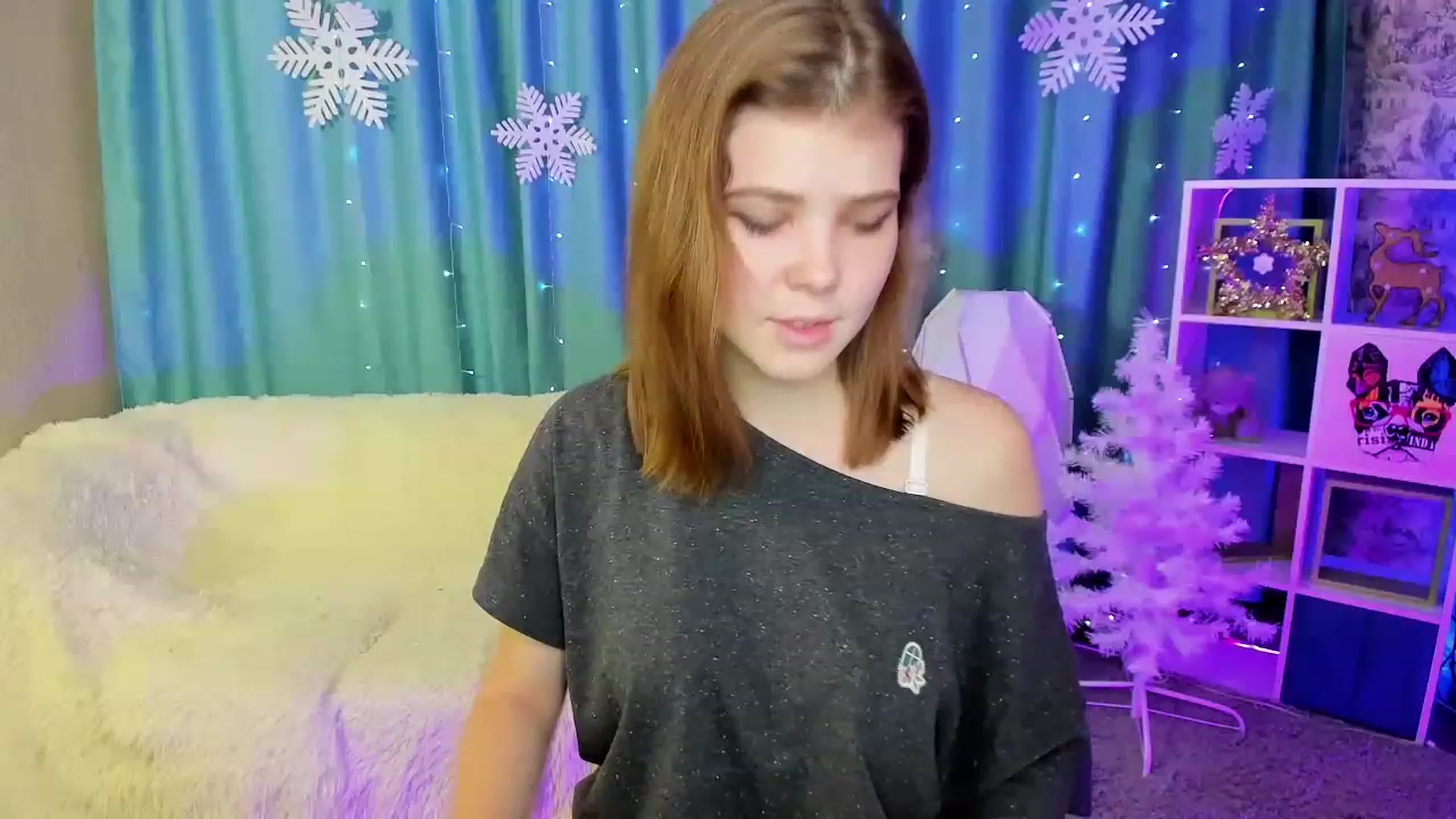 Gallery image thumbnail from EffyShy's myfreecams stream on, 12/22/2022, 19:33 image 10 of 20