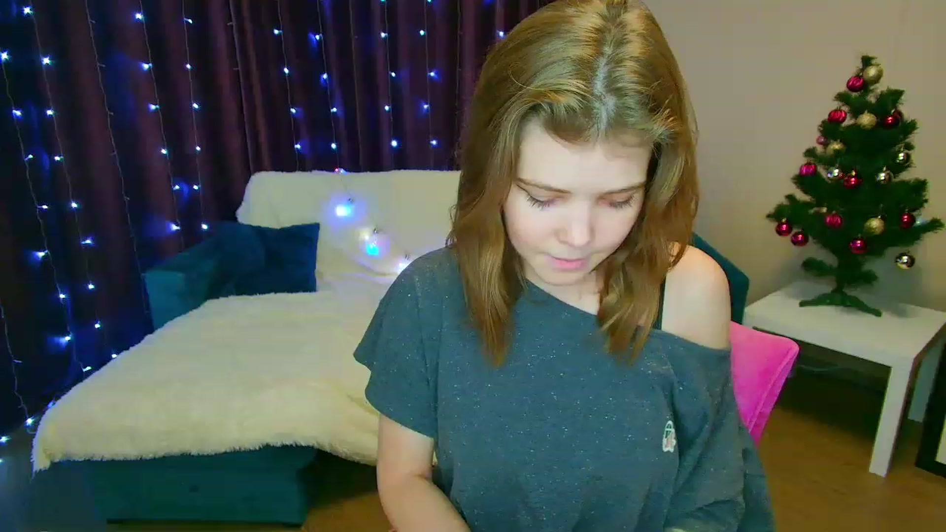 Gallery image thumbnail from EffyShy's myfreecams stream on, 12/30/2022, 17:53 image 5 of 20