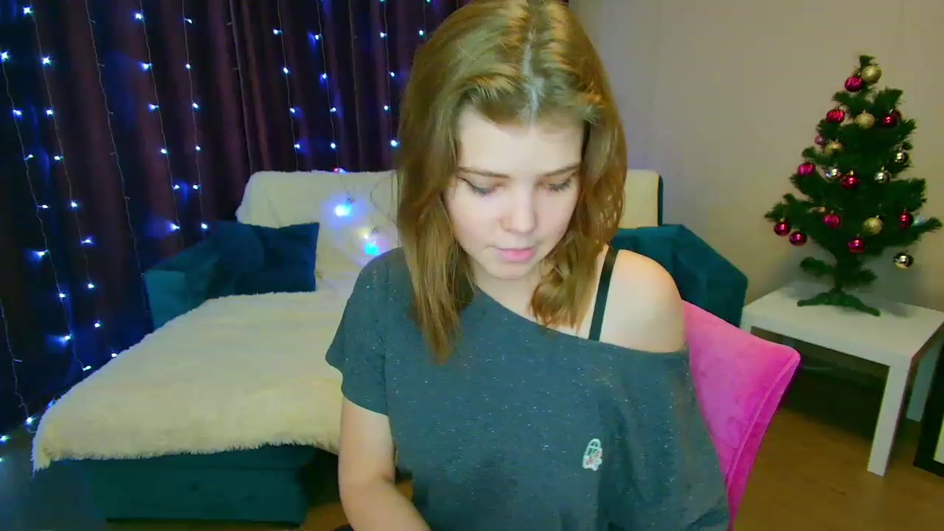 Gallery image thumbnail from EffyShy's myfreecams stream on, 12/30/2022, 17:53 image 8 of 20