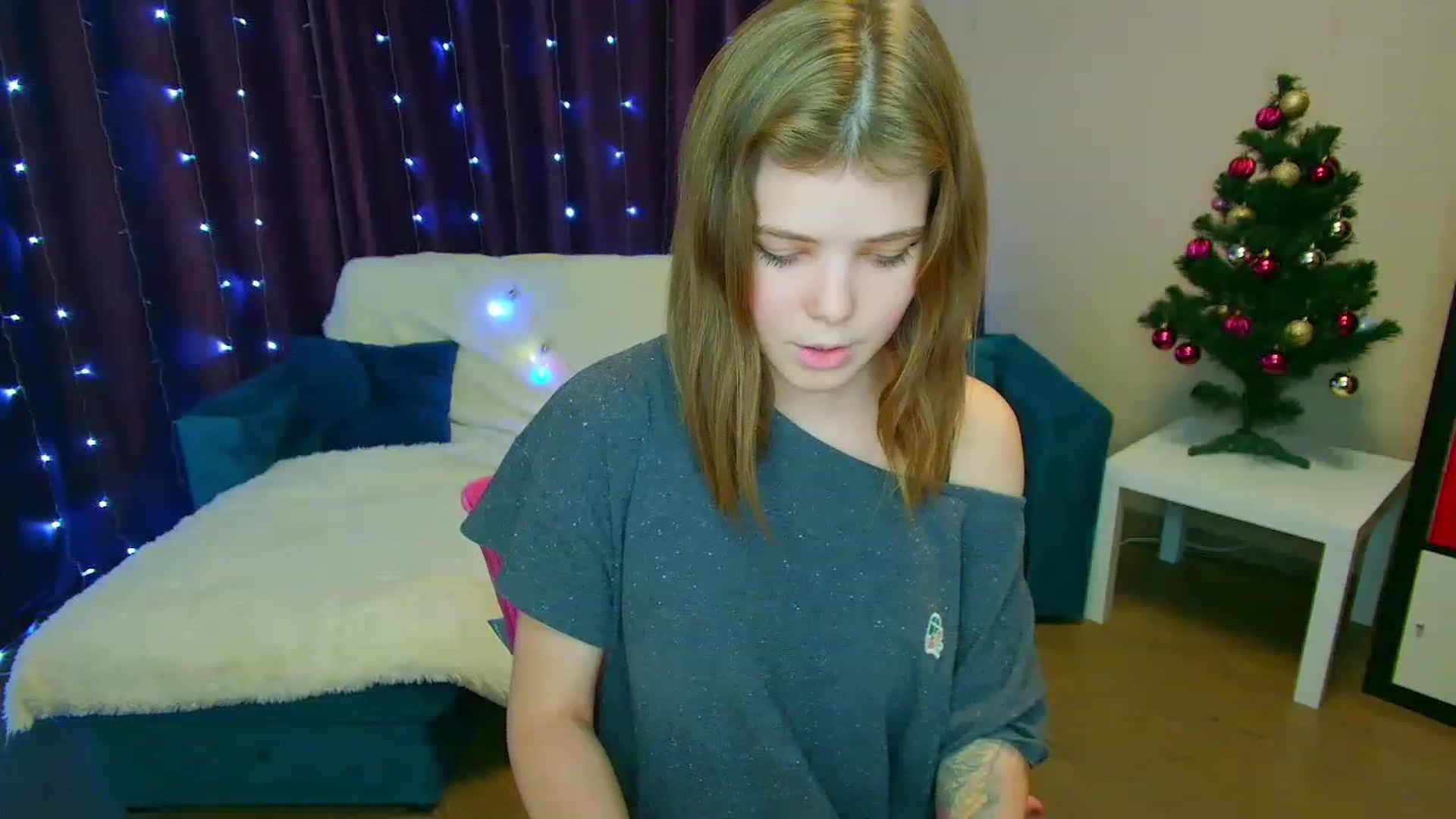 Gallery image thumbnail from EffyShy's myfreecams stream on, 12/30/2022, 23:12 image 6 of 20