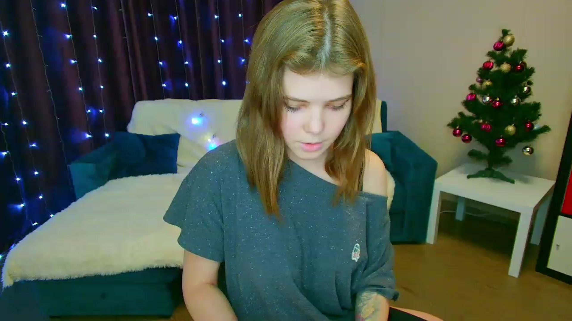Gallery image thumbnail from EffyShy's myfreecams stream on, 12/30/2022, 23:12 image 16 of 20
