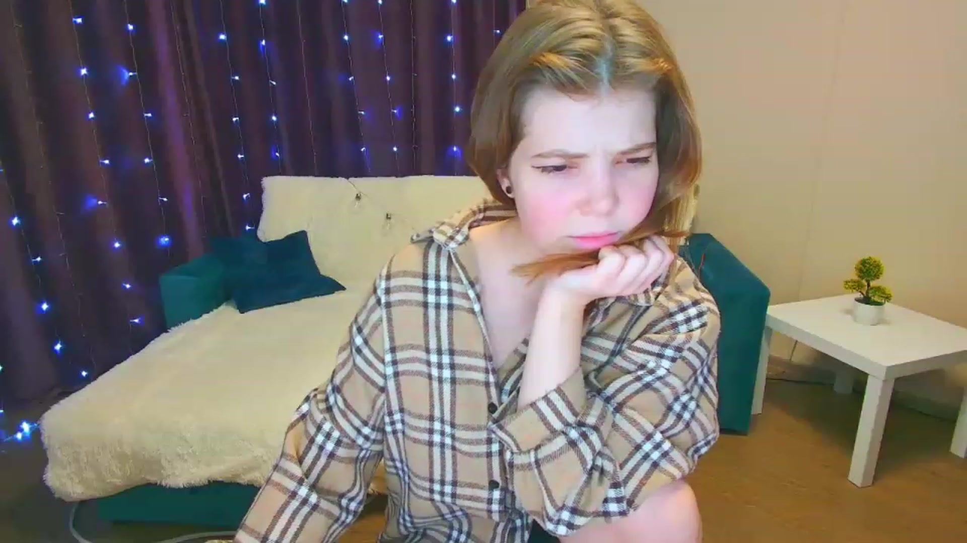 Gallery image thumbnail from EffyShy's myfreecams stream on, 01/18/2023, 21:47 image 2 of 20
