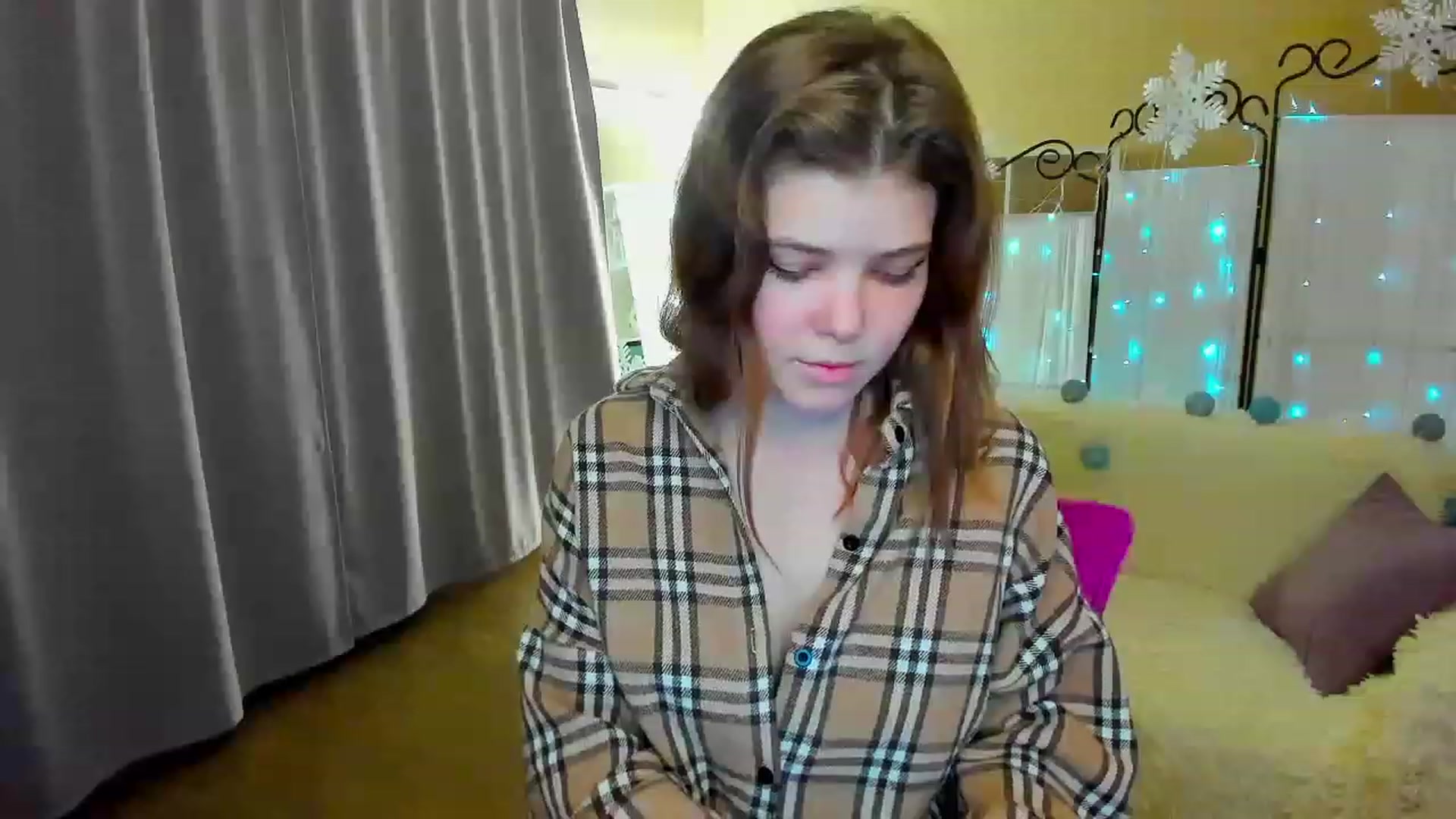 Gallery image thumbnail from EffyShy's myfreecams stream on, 01/19/2023, 14:26 image 3 of 20