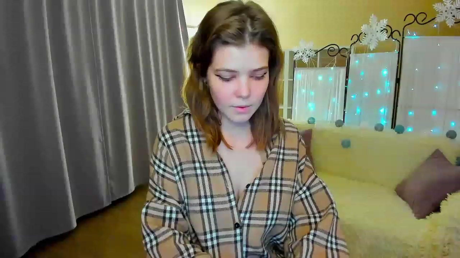 Gallery image thumbnail from EffyShy's myfreecams stream on, 01/19/2023, 14:26 image 14 of 20