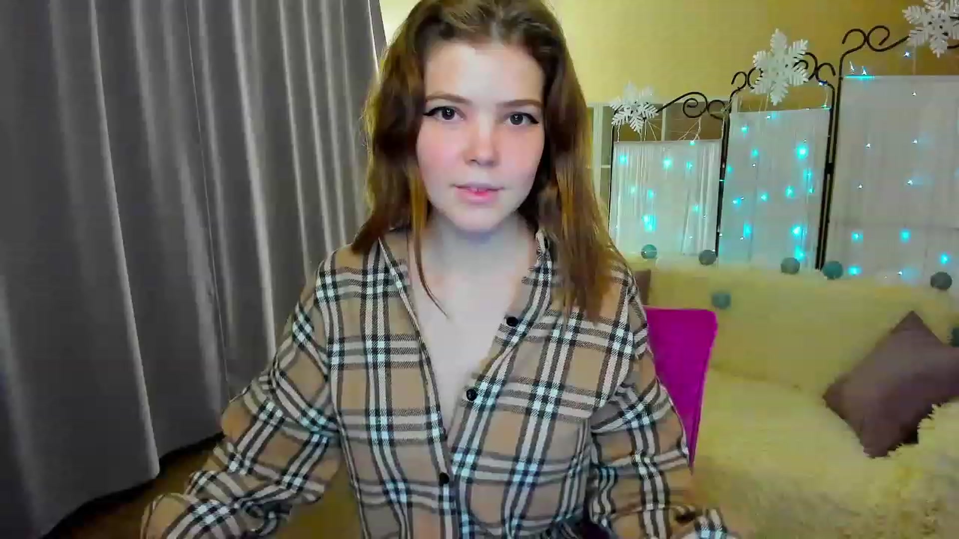 Gallery image thumbnail from EffyShy's myfreecams stream on, 01/19/2023, 14:26 image 9 of 20