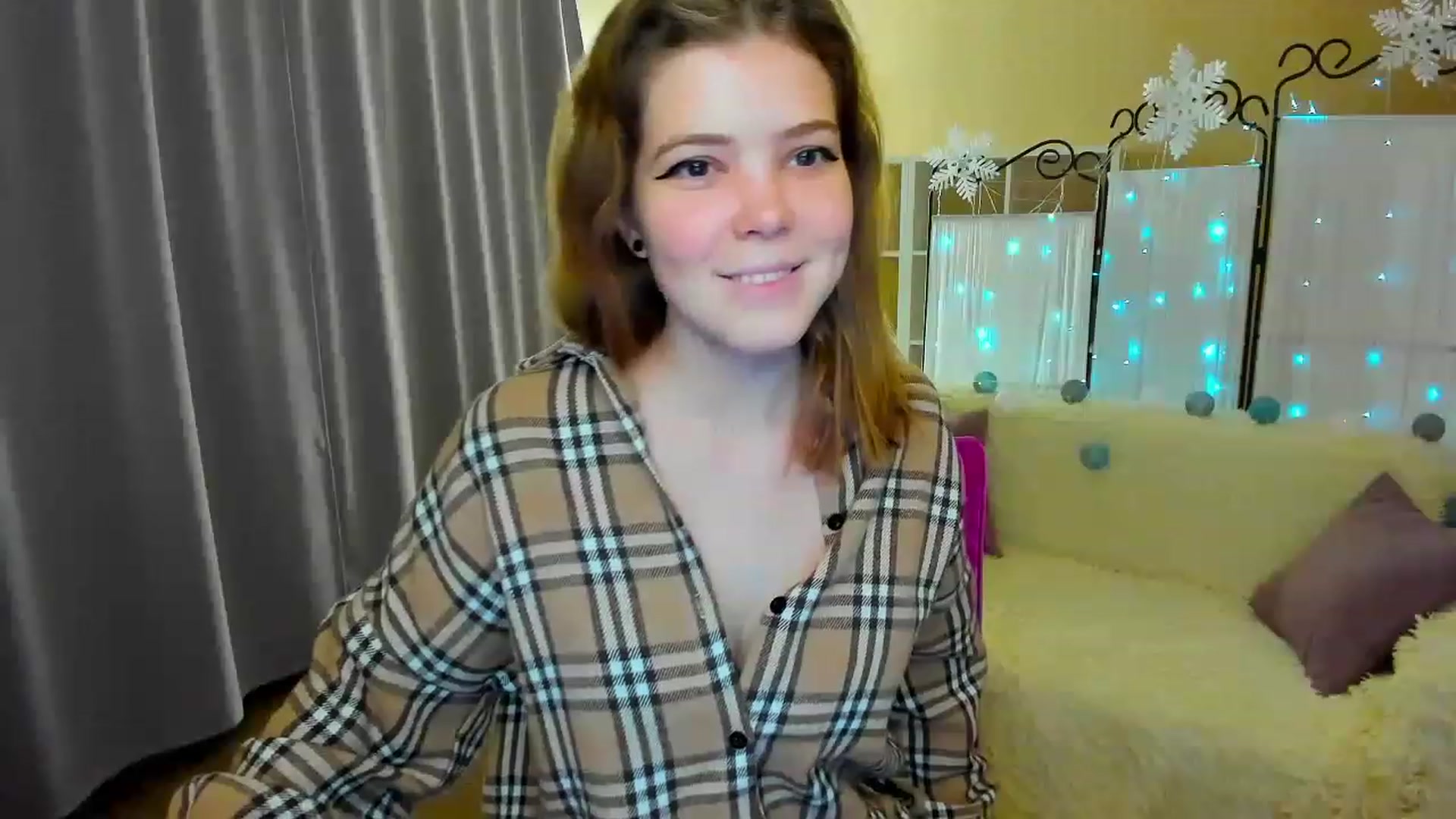 Gallery image thumbnail from EffyShy's myfreecams stream on, 01/19/2023, 14:26 image 7 of 20
