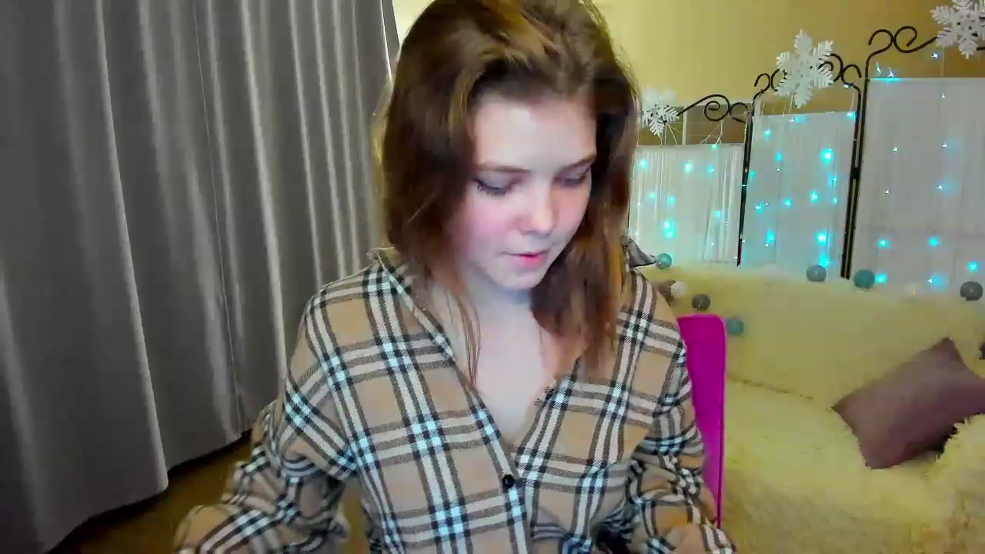 Gallery image thumbnail from EffyShy's myfreecams stream on, 01/19/2023, 20:00 image 18 of 20