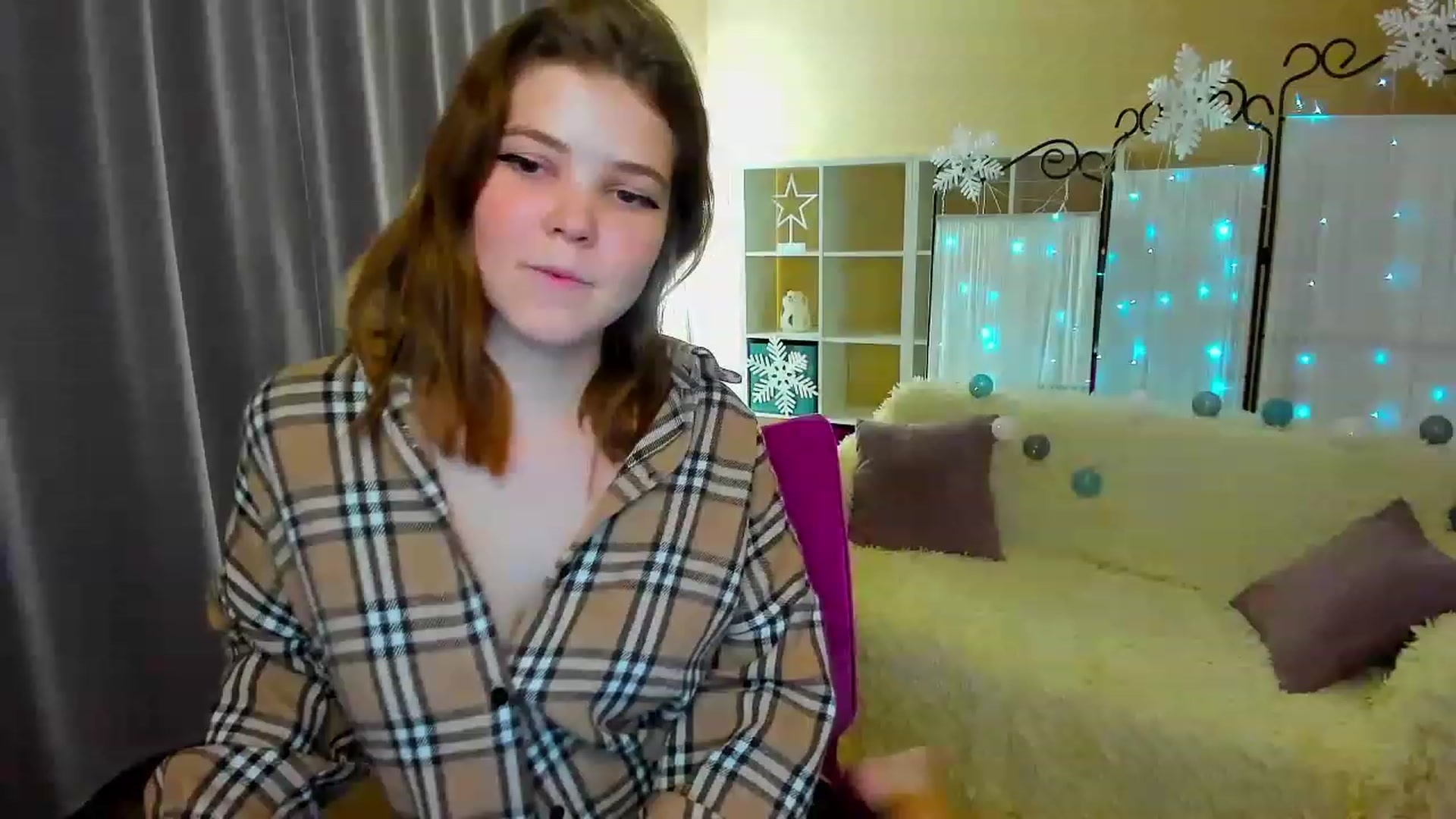 Gallery image thumbnail from EffyShy's myfreecams stream on, 01/19/2023, 20:00 image 14 of 20