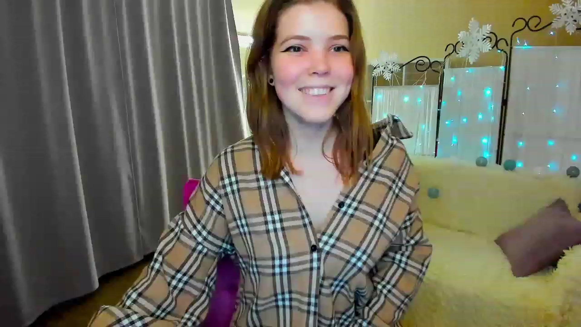 Gallery image thumbnail from EffyShy's myfreecams stream on, 01/19/2023, 20:00 image 5 of 20