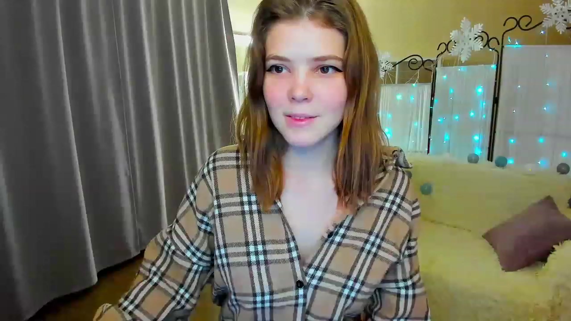 Gallery image thumbnail from EffyShy's myfreecams stream on, 01/19/2023, 20:00 image 15 of 20