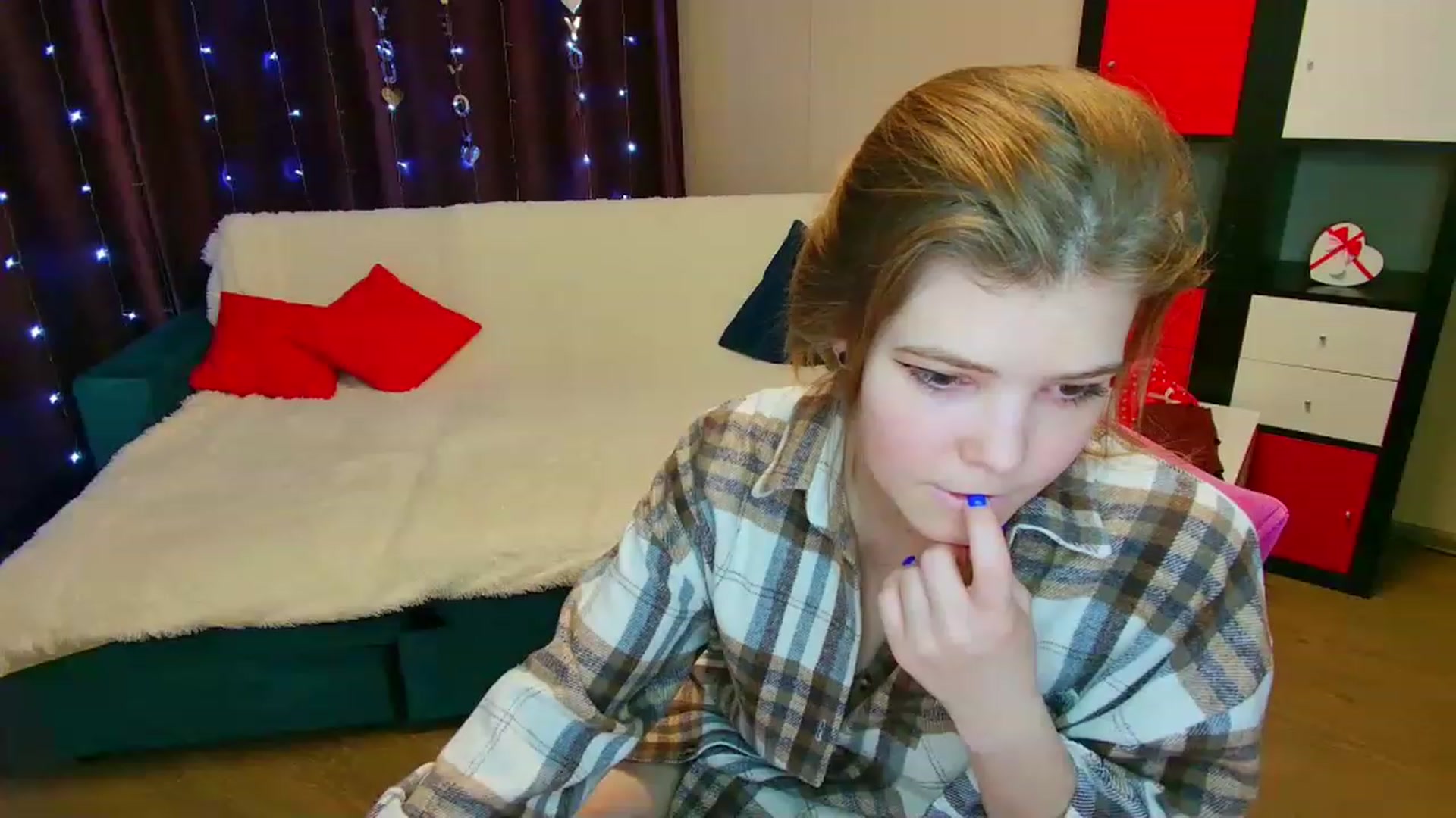 Gallery image thumbnail from EffyShy's myfreecams stream on, 03/05/2023, 13:43 image 8 of 20