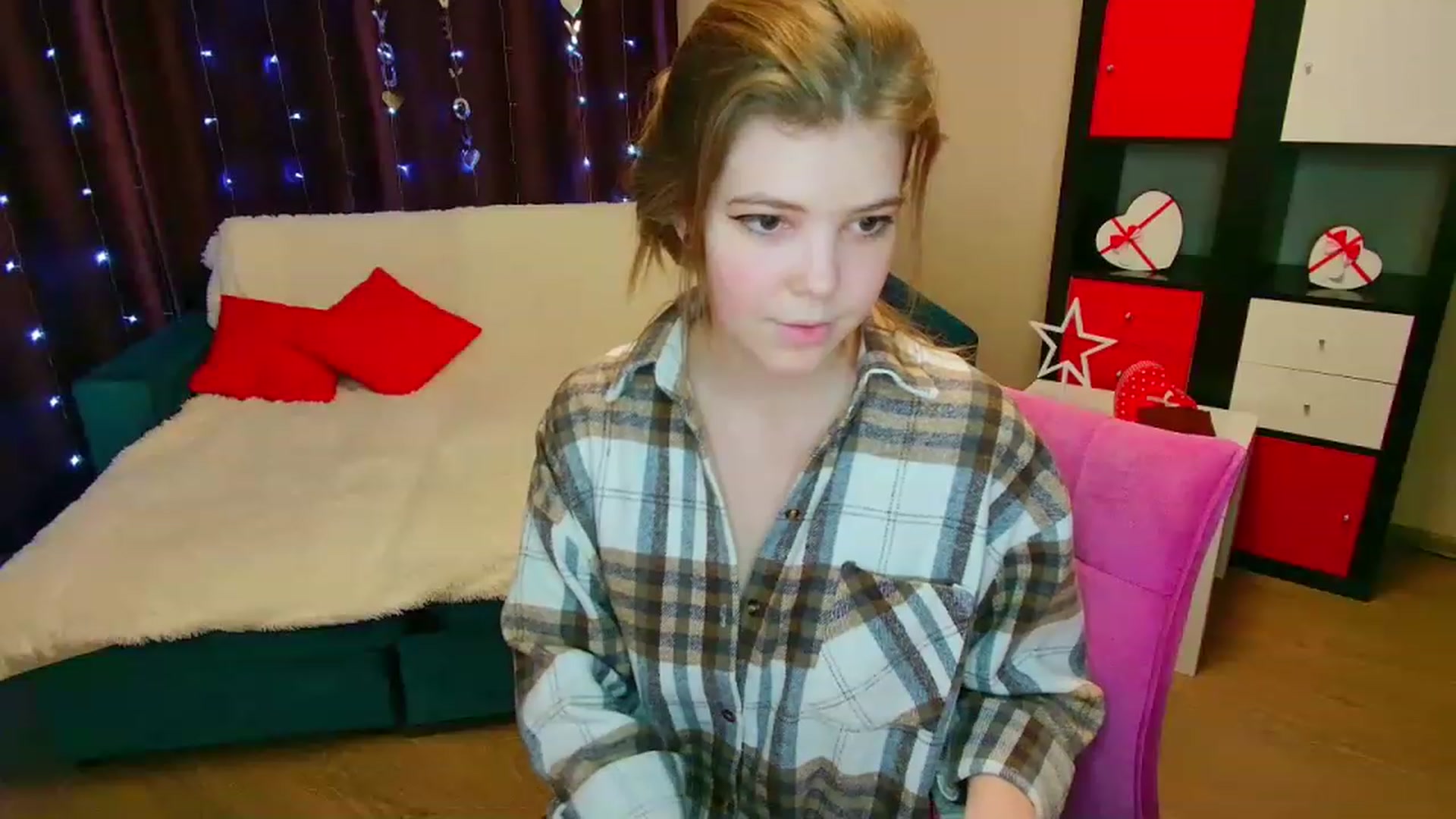 Gallery image thumbnail from EffyShy's myfreecams stream on, 03/05/2023, 13:43 image 12 of 20