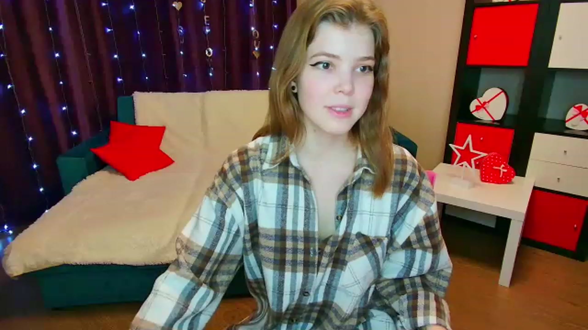 Gallery image thumbnail from EffyShy's myfreecams stream on, 03/08/2023, 14:42 image 2 of 20