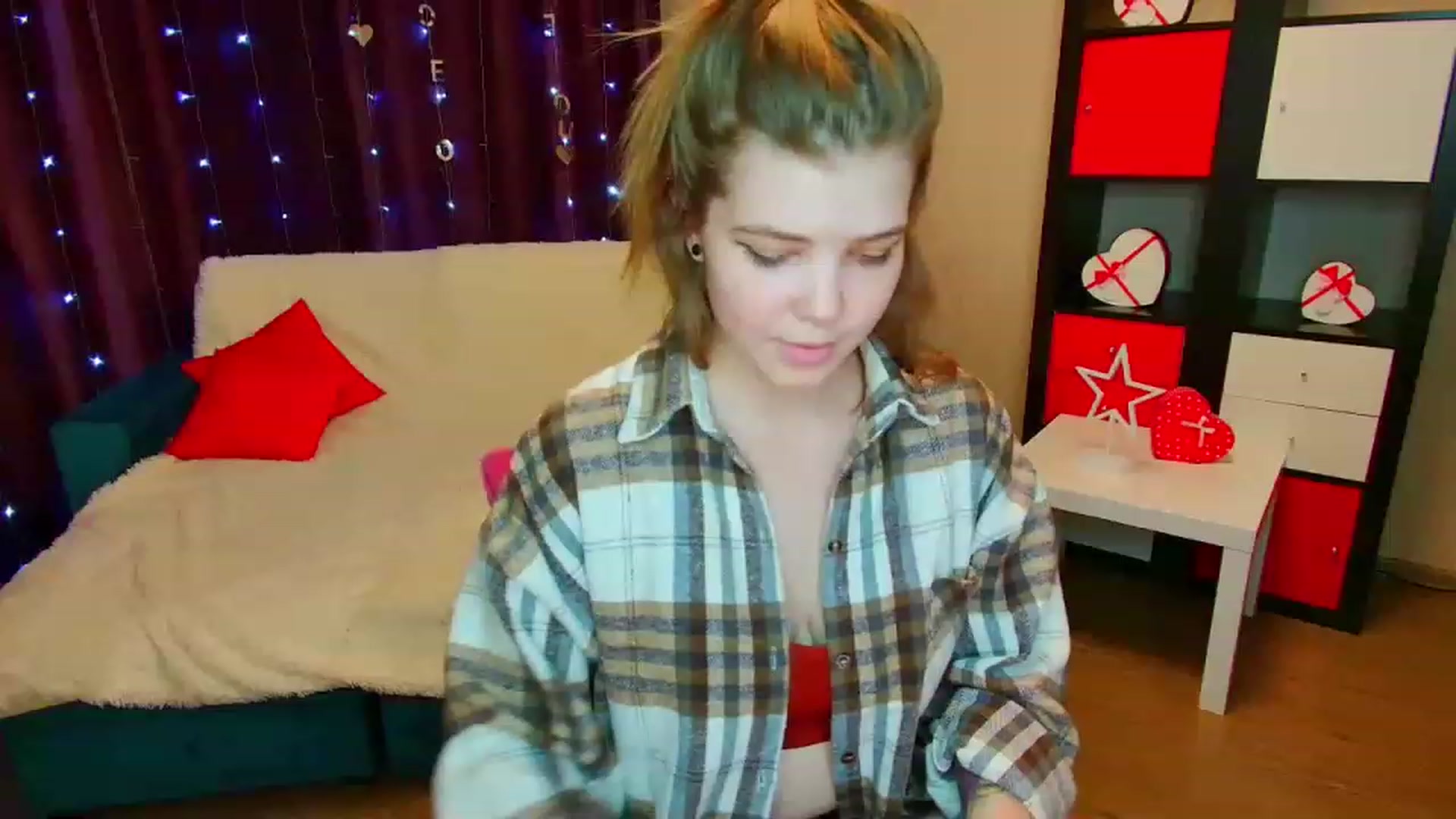 Gallery image thumbnail from EffyShy's myfreecams stream on, 03/09/2023, 17:15 image 4 of 20
