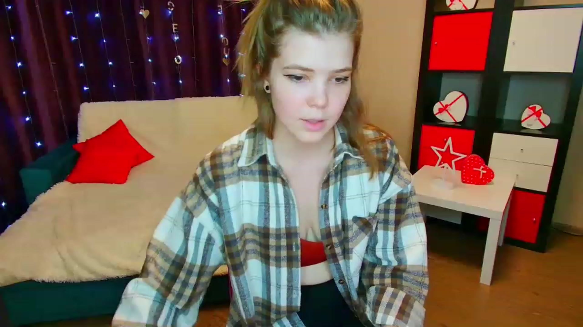Gallery image thumbnail from EffyShy's myfreecams stream on, 03/09/2023, 17:15 image 7 of 20