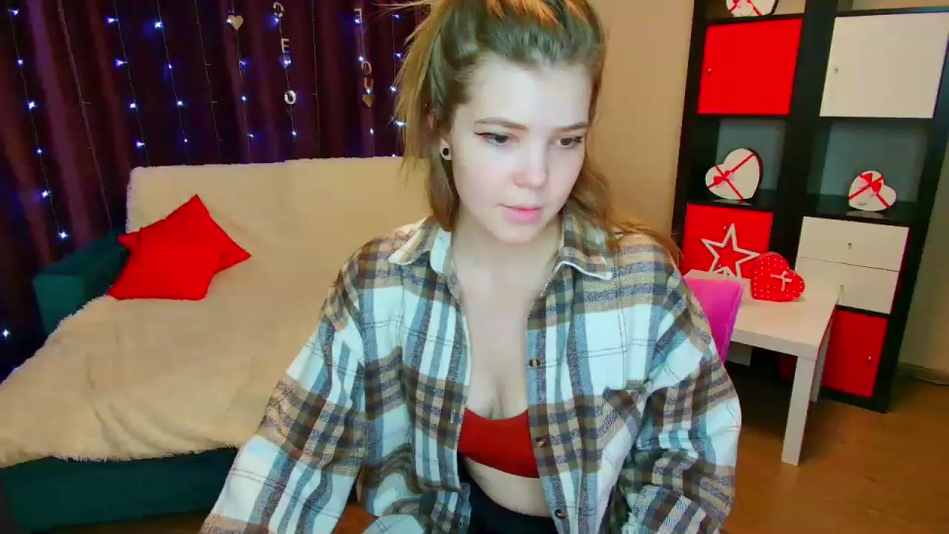 Gallery image thumbnail from EffyShy's myfreecams stream on, 03/09/2023, 17:15 image 8 of 20