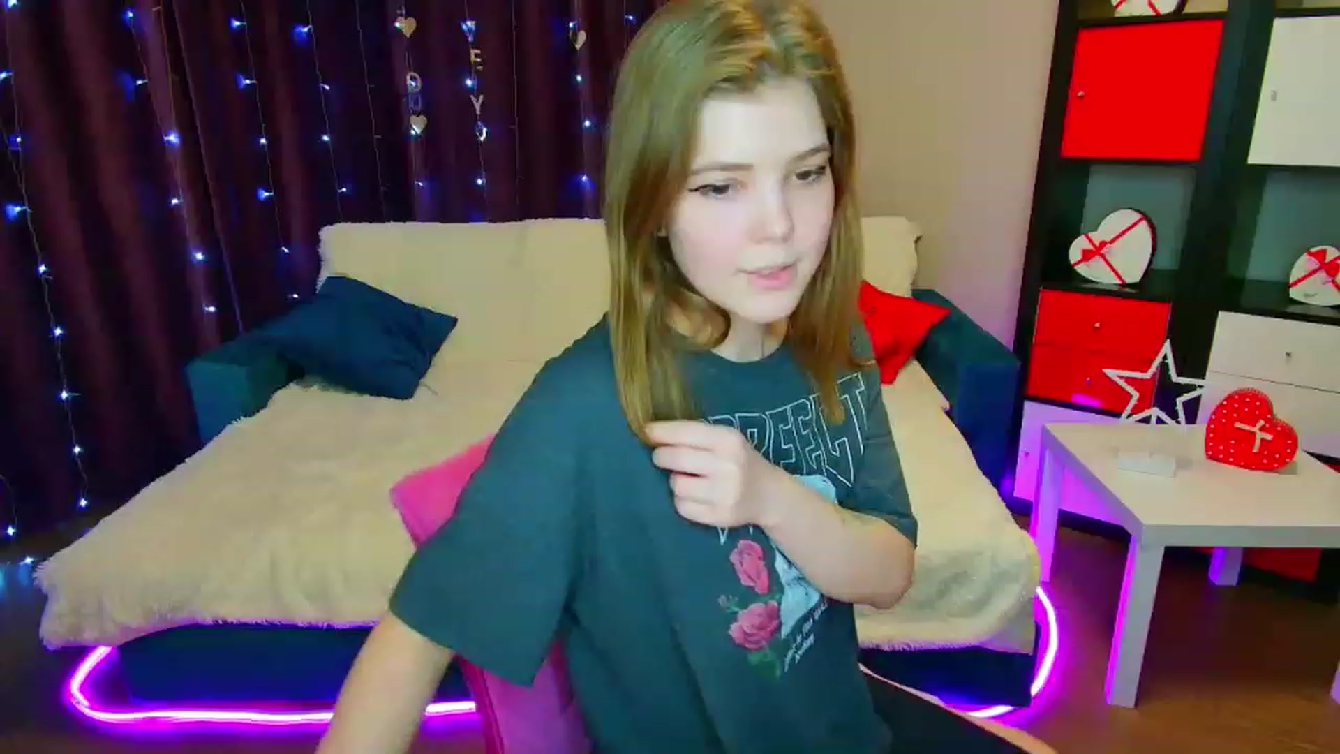 Gallery image thumbnail from EffyShy's myfreecams stream on, 03/13/2023, 17:37 image 5 of 20