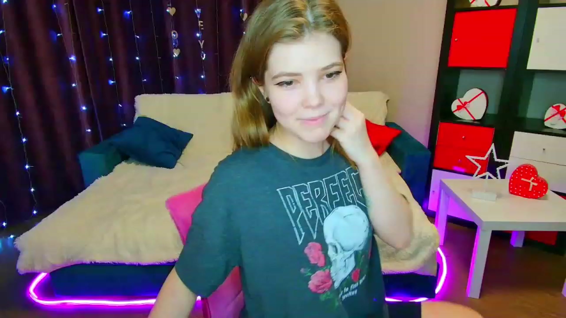 Gallery image thumbnail from EffyShy's myfreecams stream on, 03/13/2023, 17:37 image 17 of 20