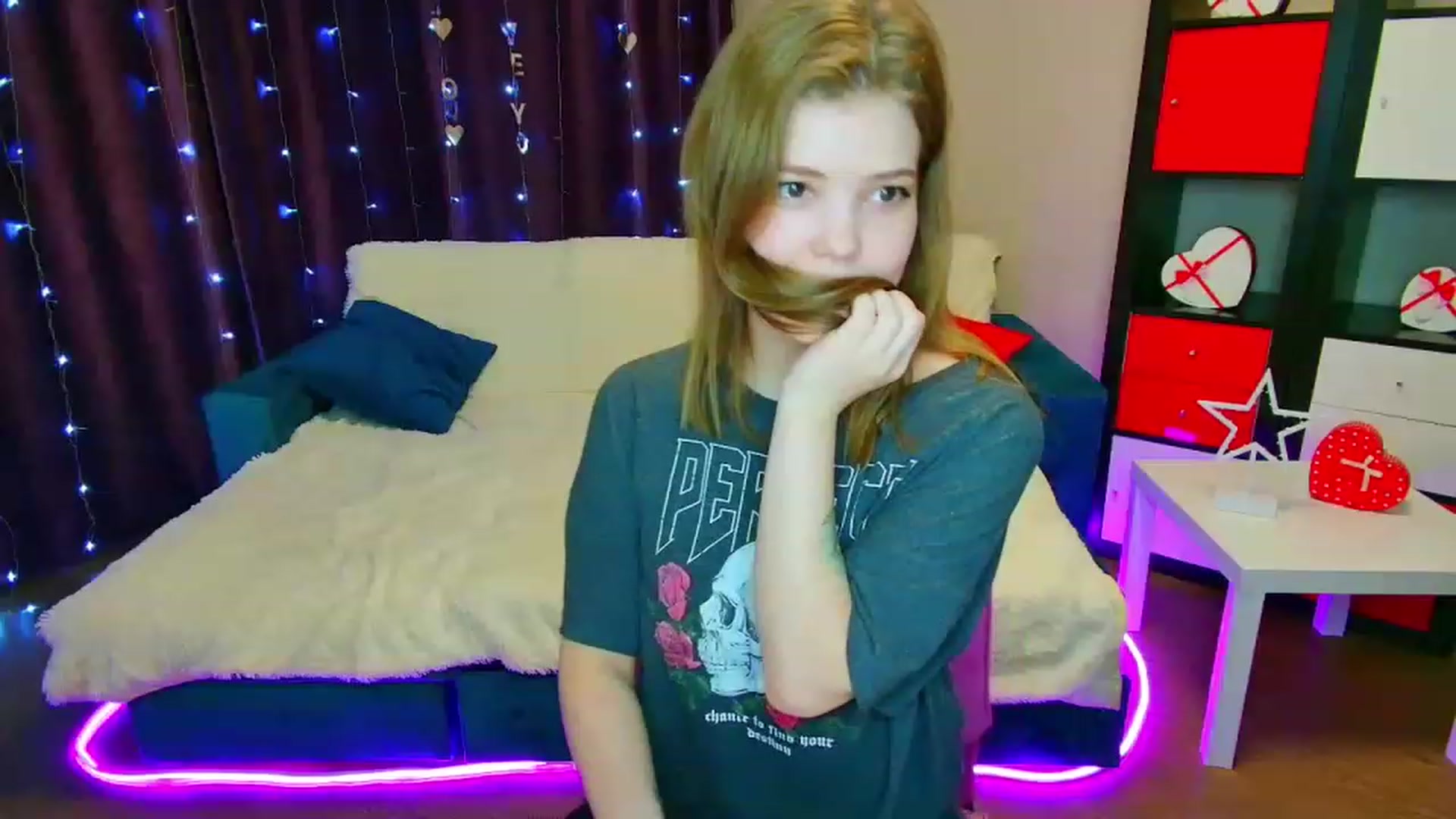 Gallery image thumbnail from EffyShy's myfreecams stream on, 03/13/2023, 20:28 image 2 of 20