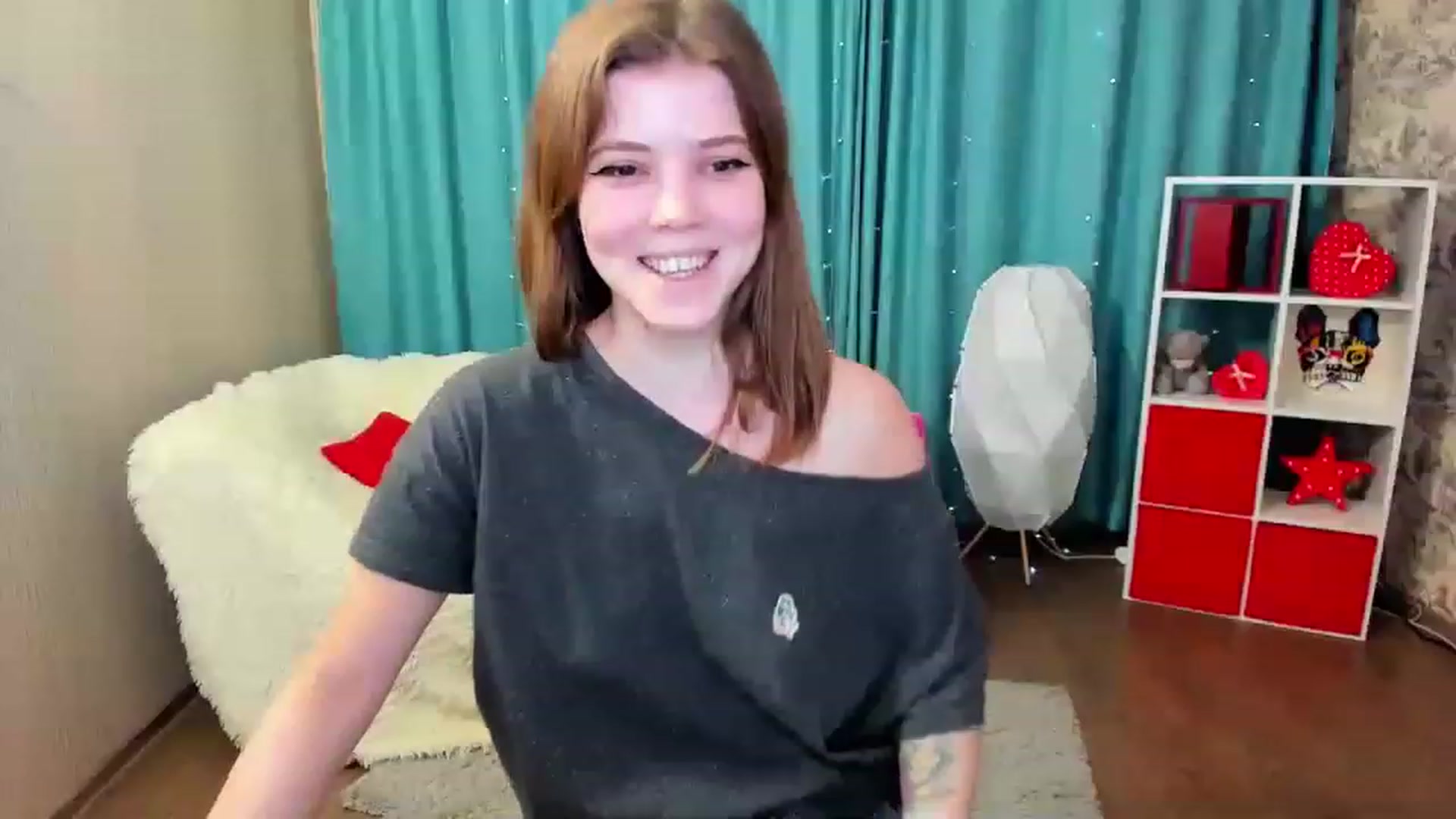 Gallery image thumbnail from EffyShy's myfreecams stream on, 03/22/2023, 20:01 image 18 of 20