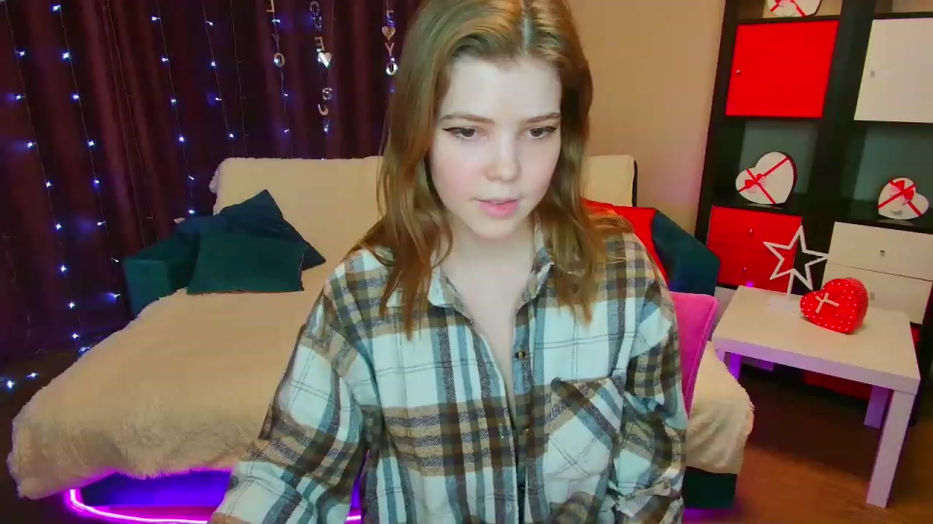 Gallery image thumbnail from EffyShy's myfreecams stream on, 03/30/2023, 16:32 image 12 of 20