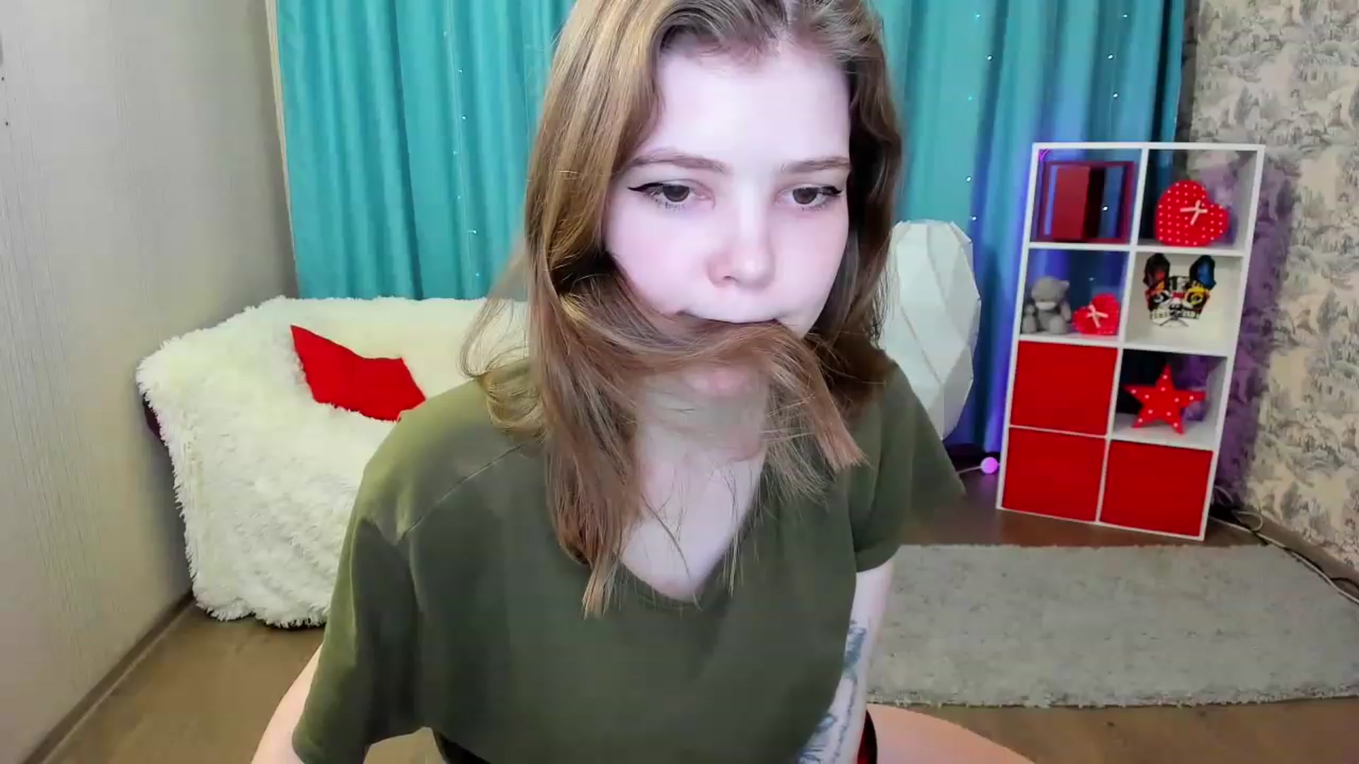 Gallery image thumbnail from EffyShy's myfreecams stream on, 04/02/2023, 16:58 image 9 of 20