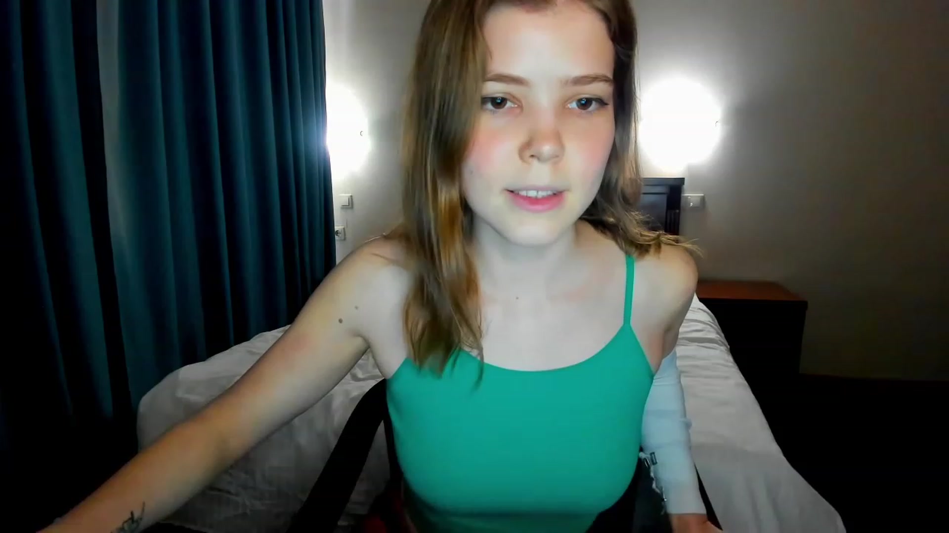 Gallery image thumbnail from EffyShy's myfreecams stream on, 05/24/2023, 14:42 image 6 of 20