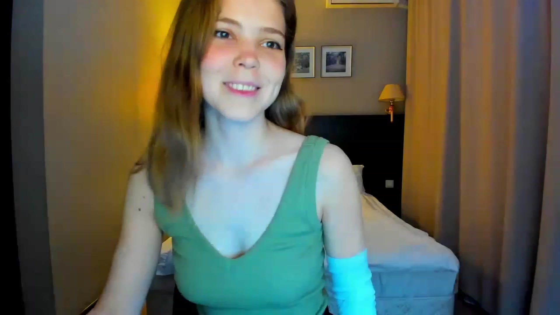 Gallery image thumbnail from EffyShy's myfreecams stream on, 05/26/2023, 17:09 image 14 of 20