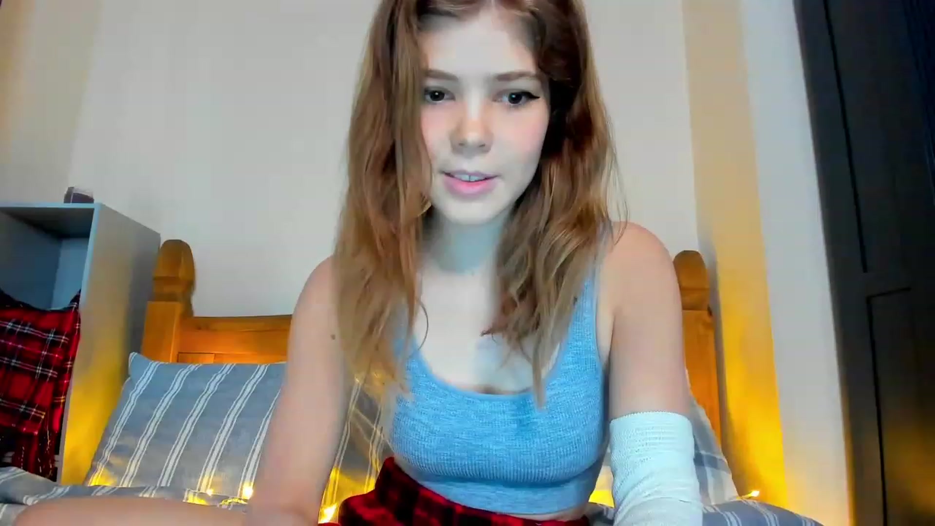 Gallery image thumbnail from EffyShy's myfreecams stream on, 08/10/2023, 16:24 image 14 of 20