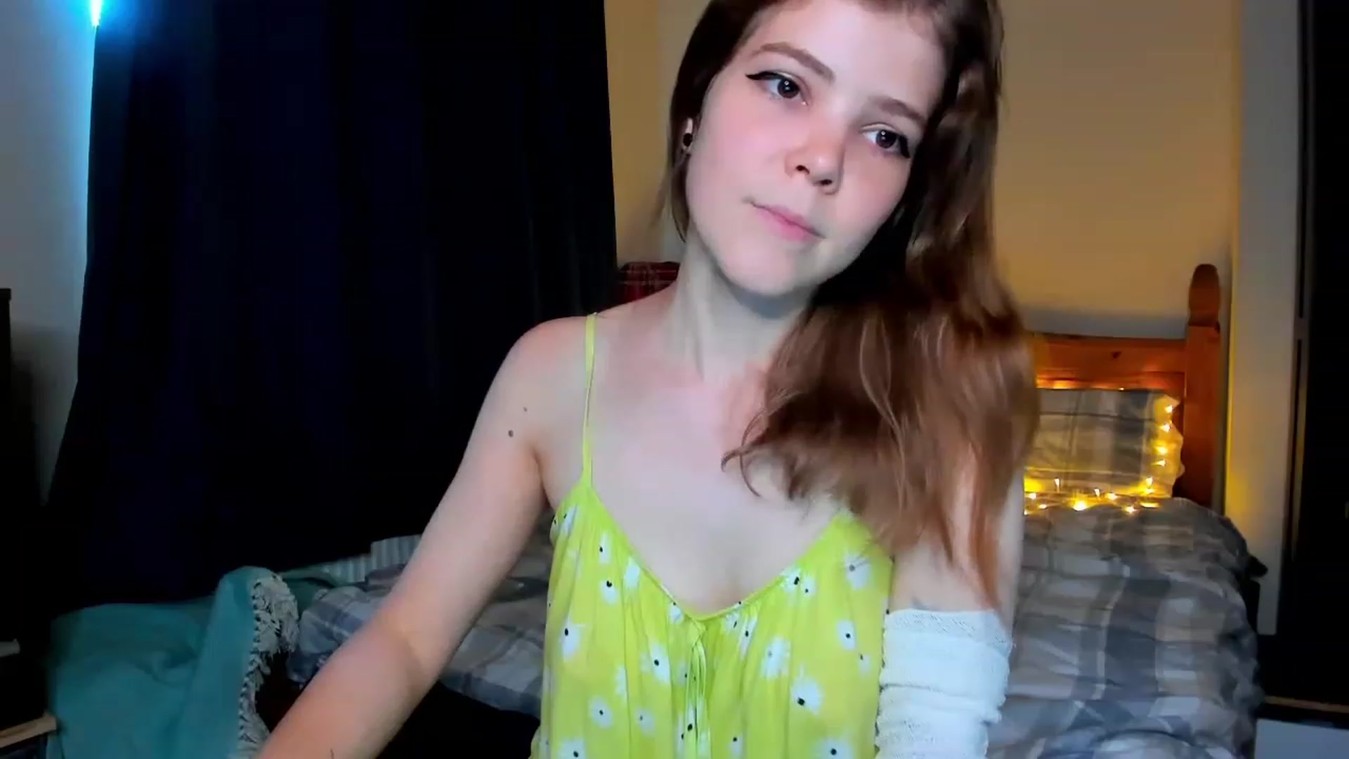 Gallery image thumbnail from EffyShy's myfreecams stream on, 08/23/2023, 16:55 image 12 of 20