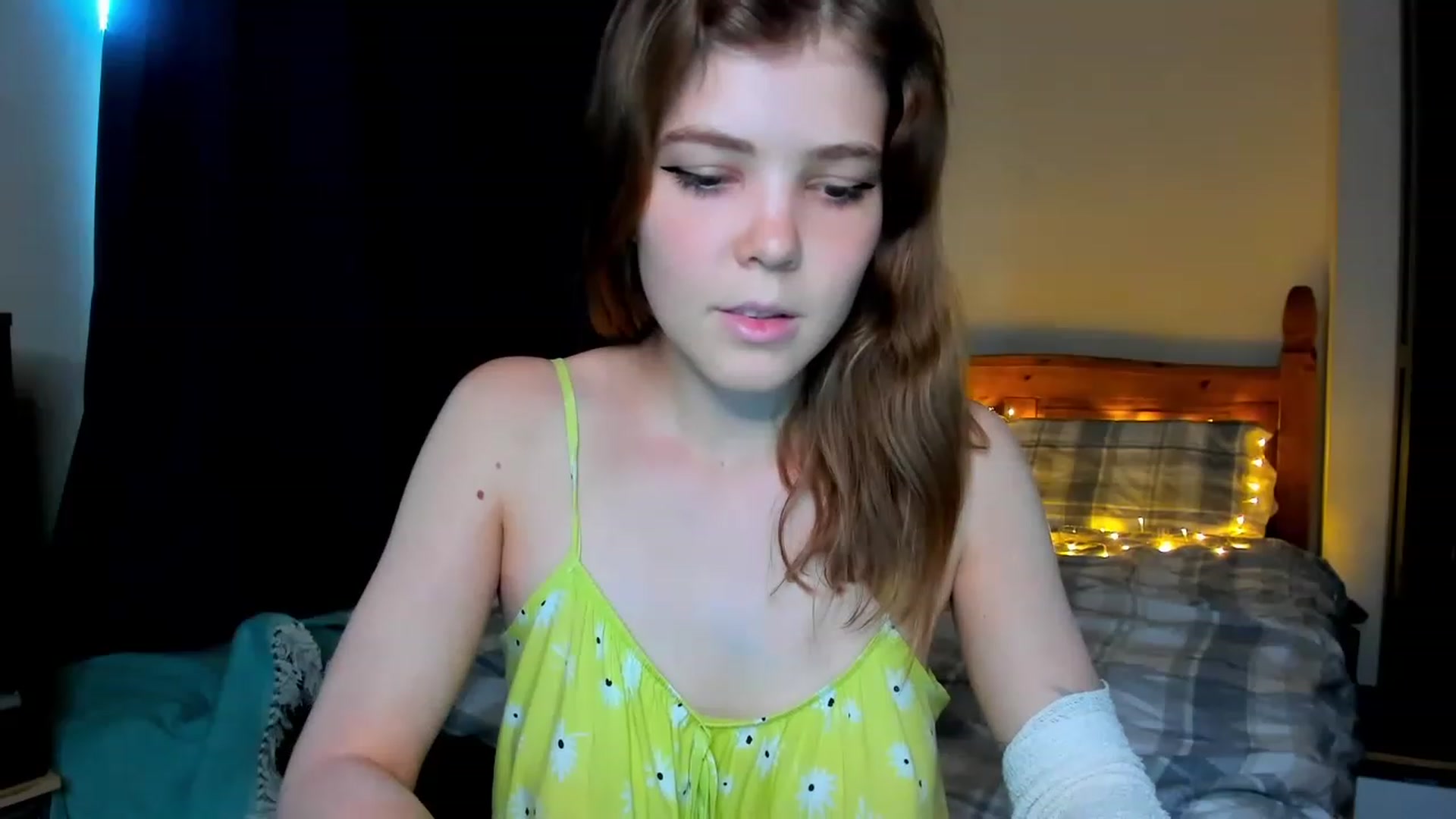 Gallery image thumbnail from EffyShy's myfreecams stream on, 08/23/2023, 16:55 image 10 of 20
