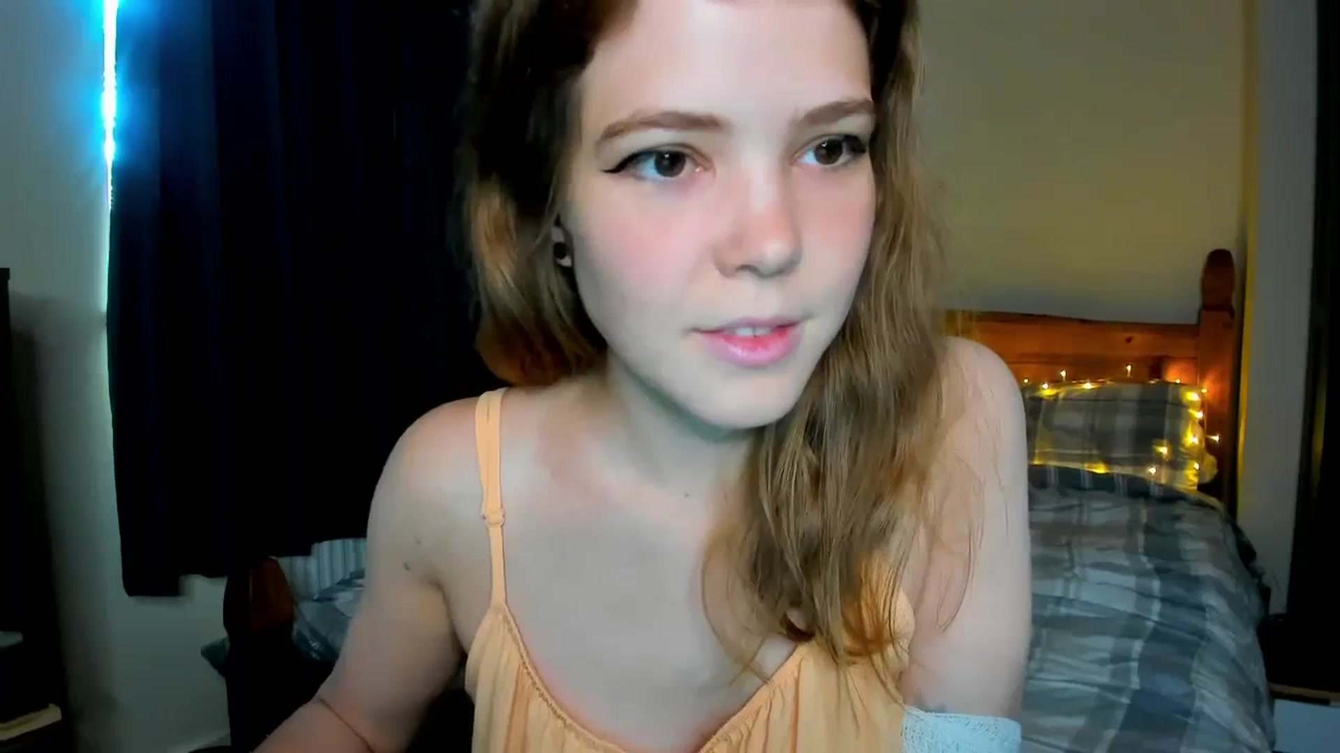 Gallery image thumbnail from EffyShy's myfreecams stream on, 09/14/2023, 13:02 image 6 of 20