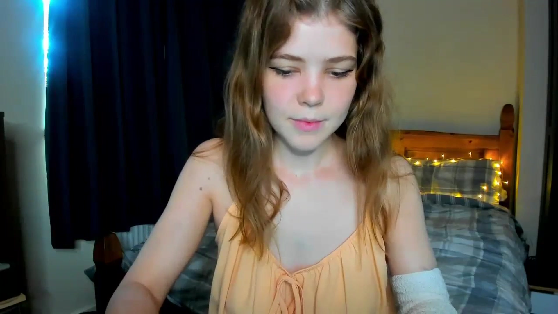 Gallery image thumbnail from EffyShy's myfreecams stream on, 09/14/2023, 13:02 image 8 of 20