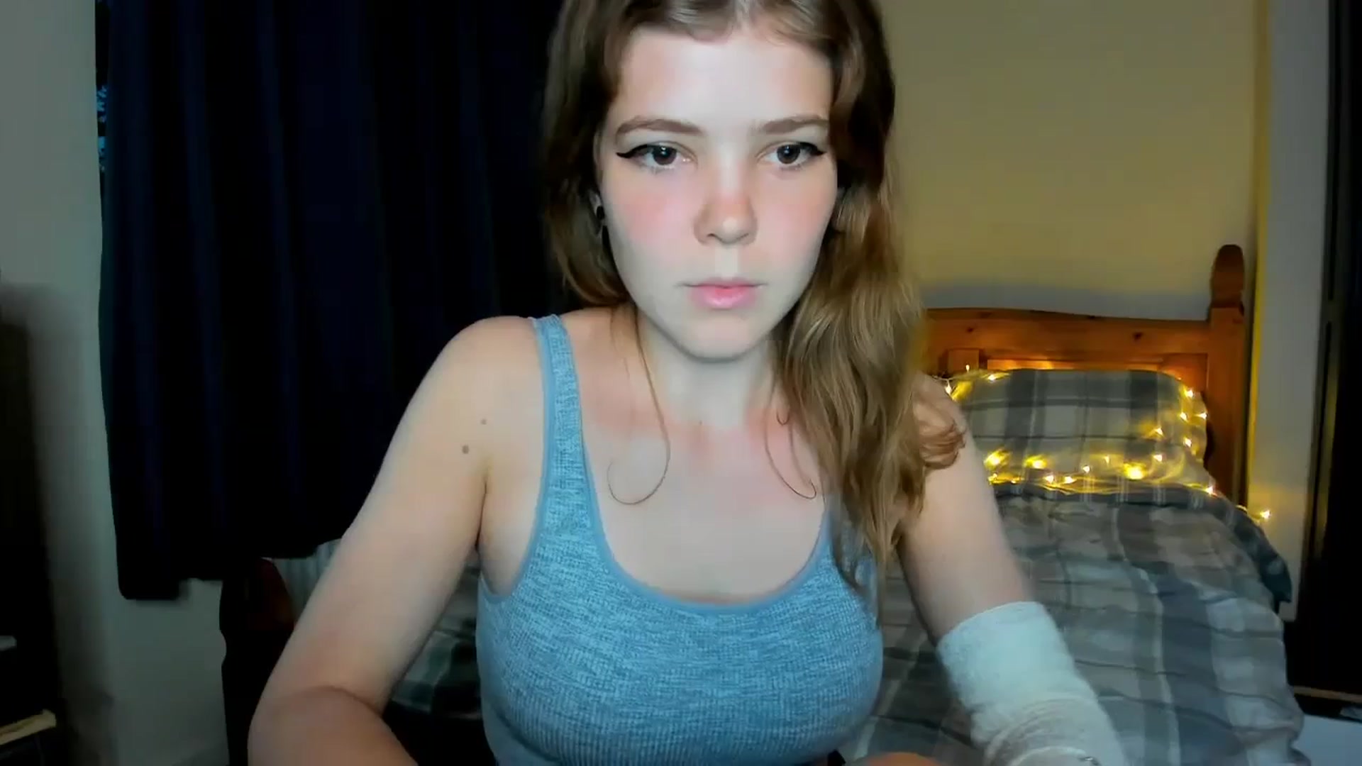 Gallery image thumbnail from EffyShy's myfreecams stream on, 09/16/2023, 18:55 image 3 of 20
